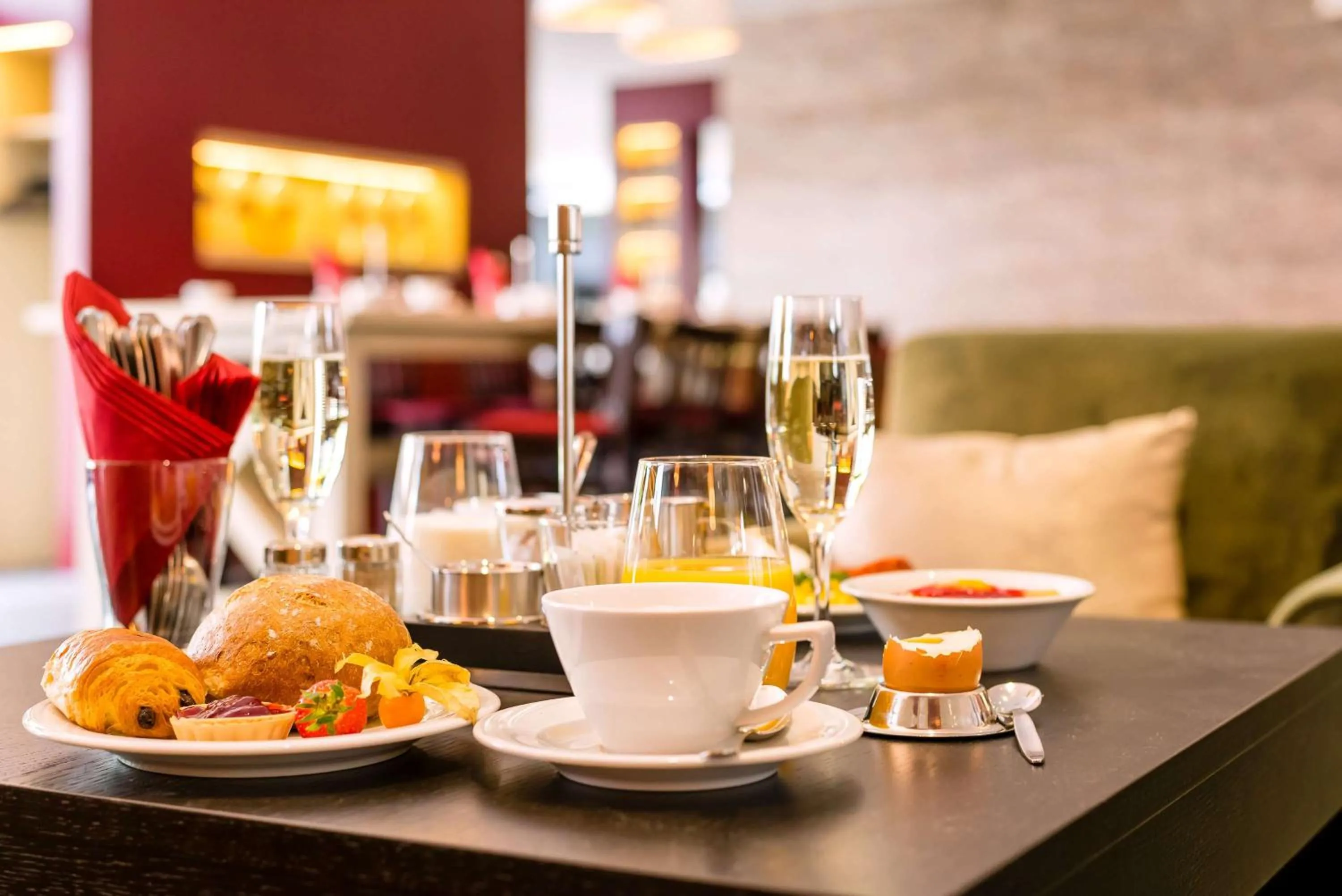 Breakfast in Park Plaza Trier