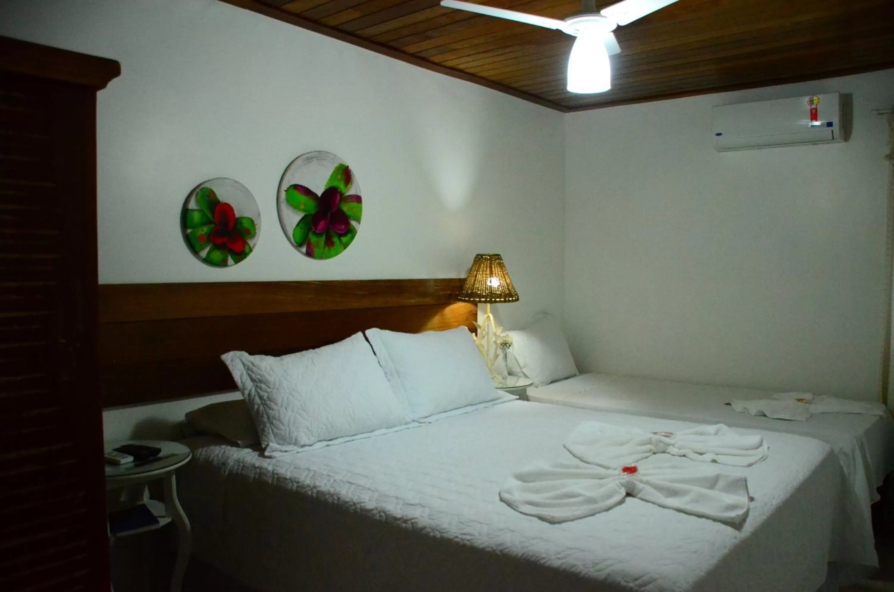 Photo of the whole room, Bed in Star Búzios Pousada