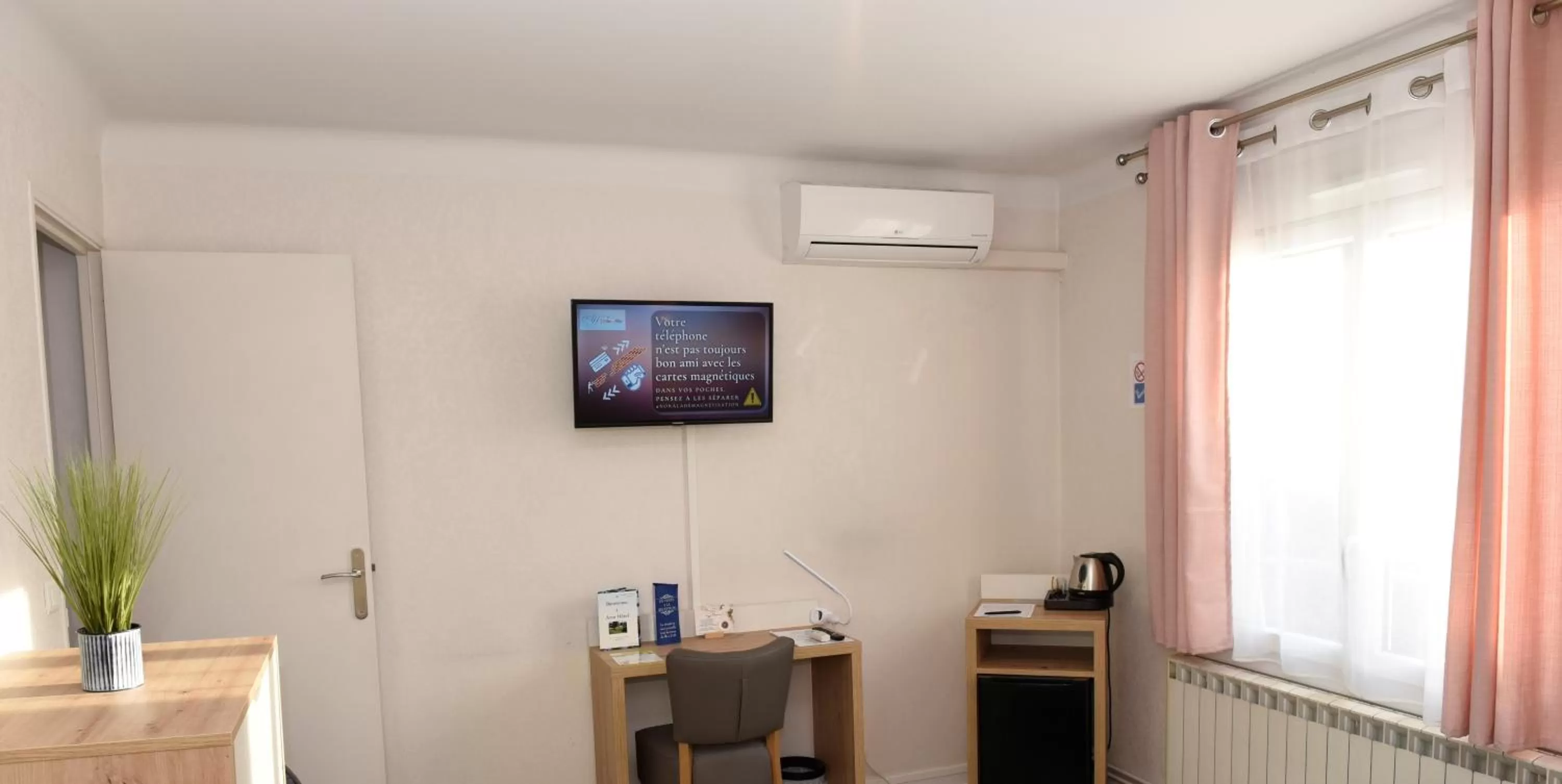 TV and multimedia in Azur Hôtel