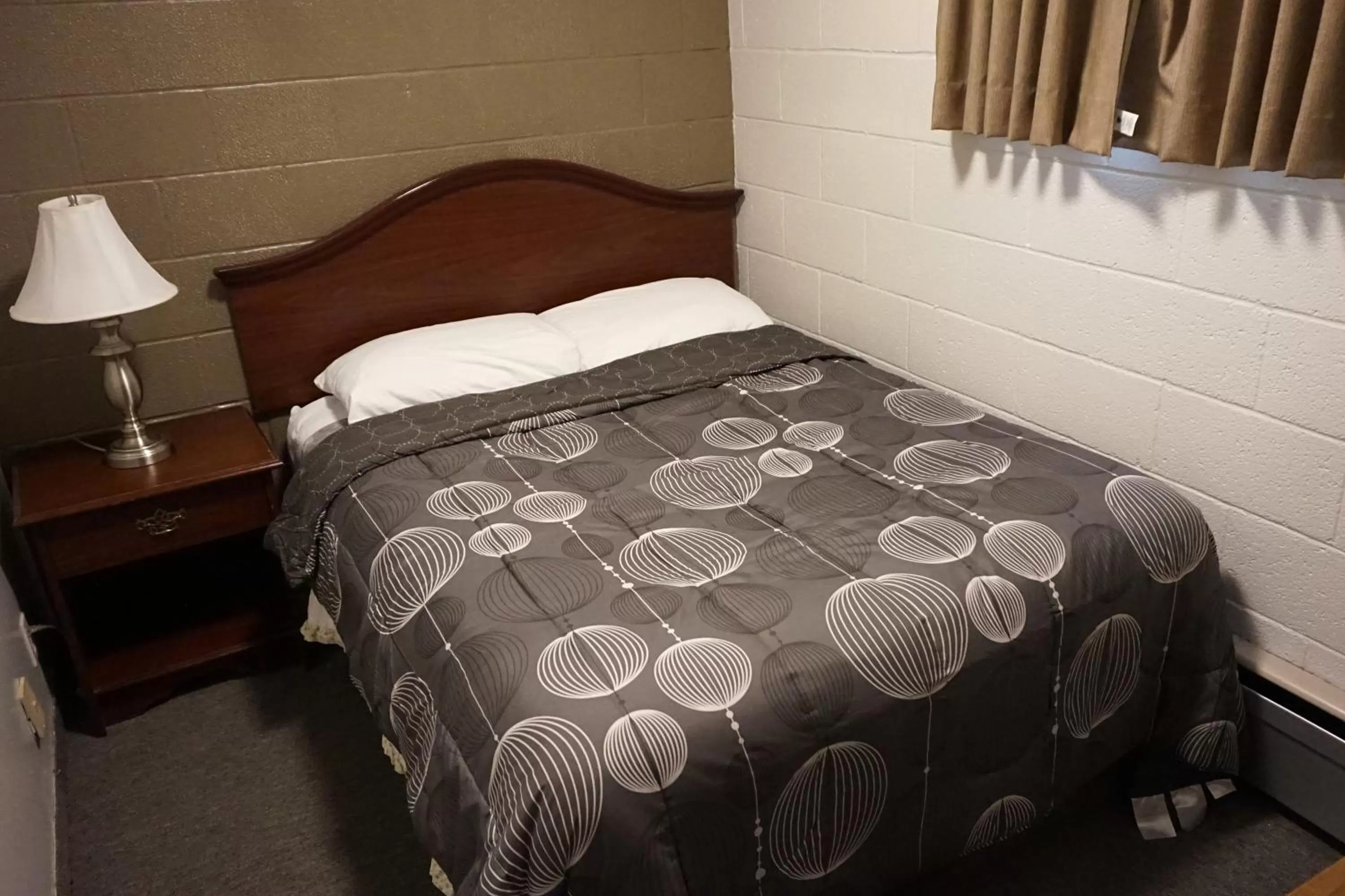 Two-Bedroom Suite with Kitchenette in Caravel Motel