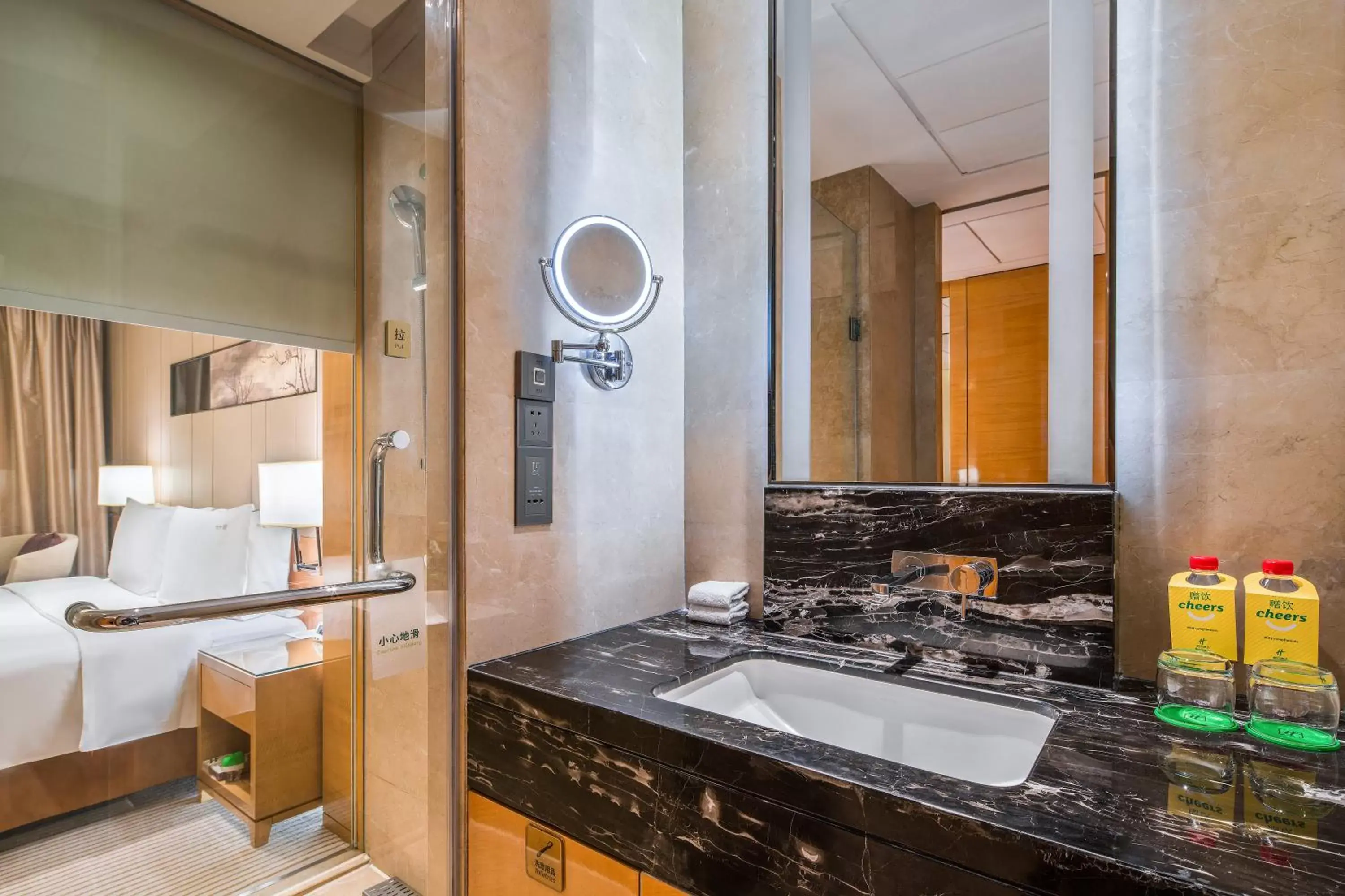 Premium Room in Holiday Inn Chengdu Oriental Plaza Premium Room in Holiday Inn Chengdu Oriental Plaza