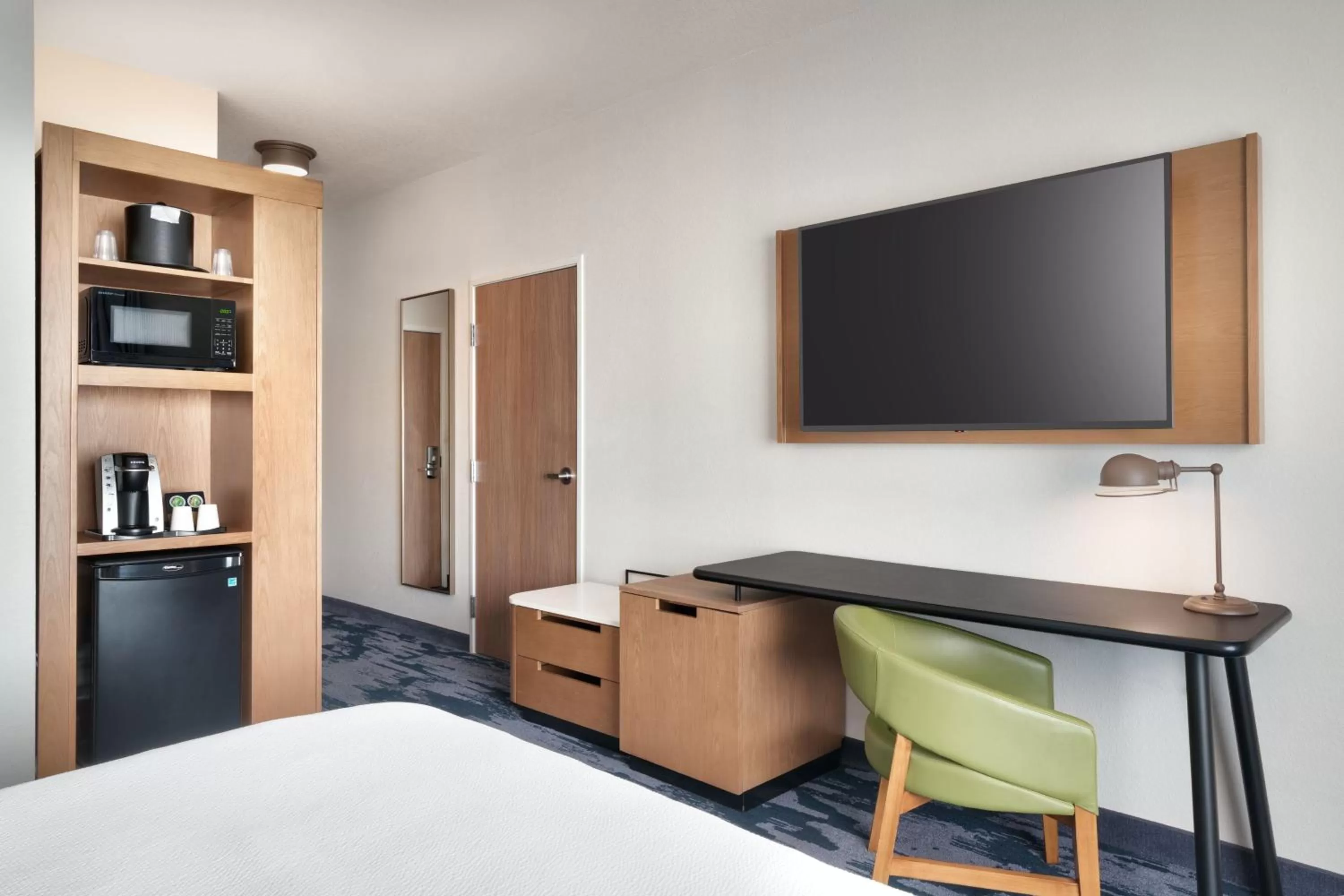 Photo of the whole room, Bed in Fairfield Inn & Suites by Marriott Houston League City
