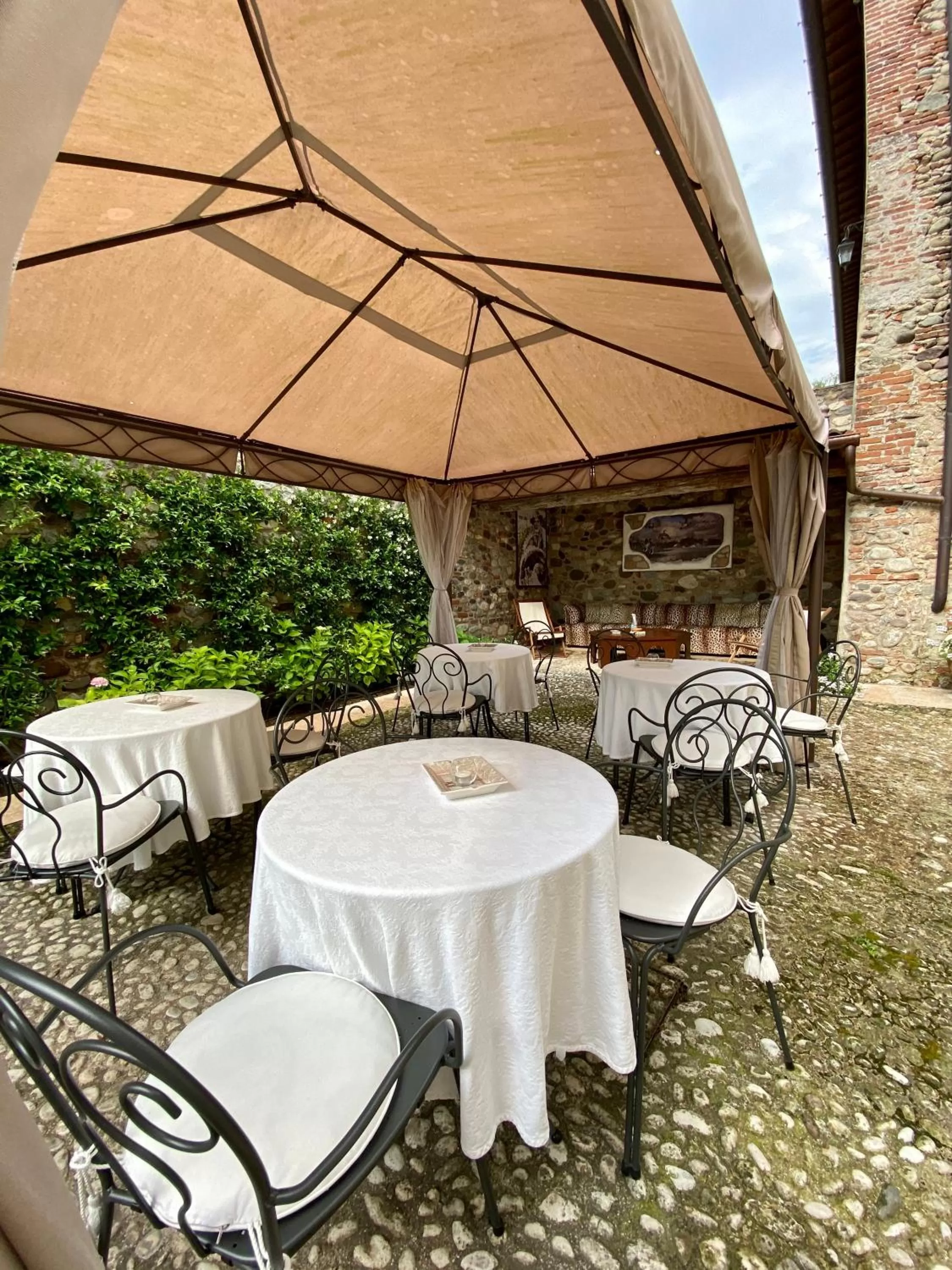 Patio, Restaurant/Places to Eat in CA' HEMINGWAY