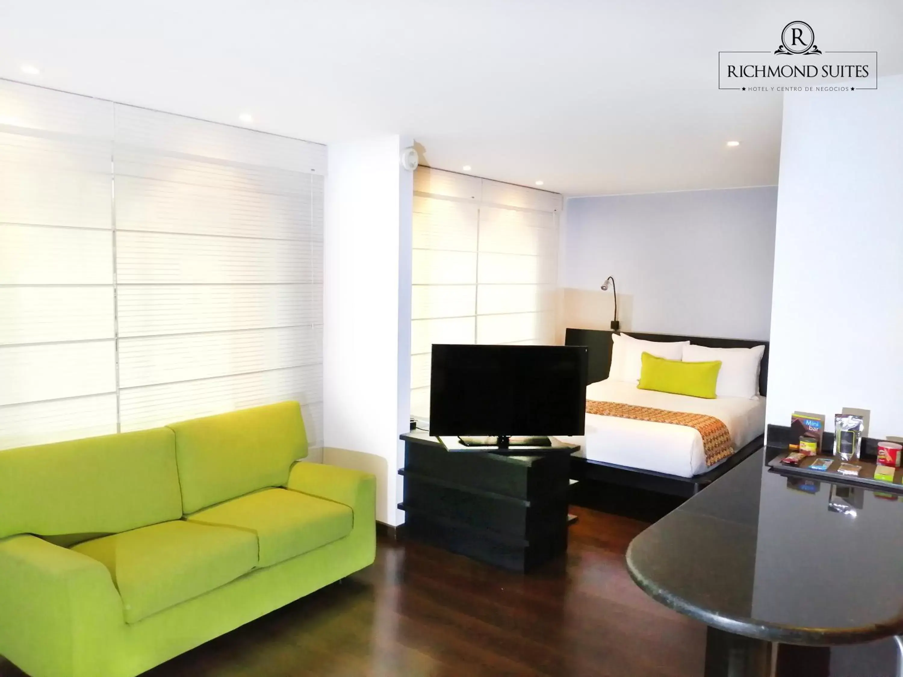 Junior Suite in Richmond Suites Hotel Junior Suite in Richmond Suites Hotel