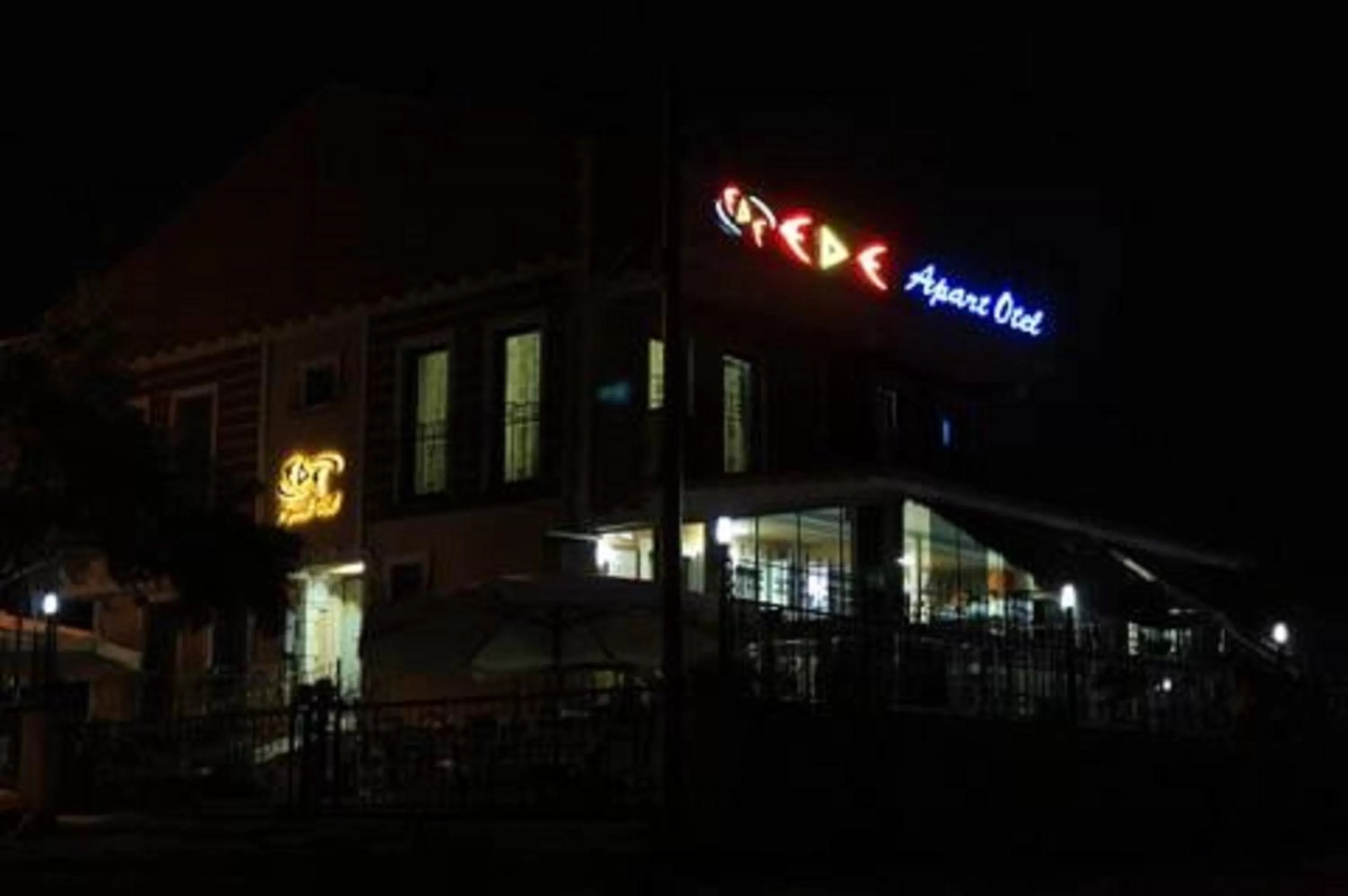 Facade/entrance in Ede Apart Otel