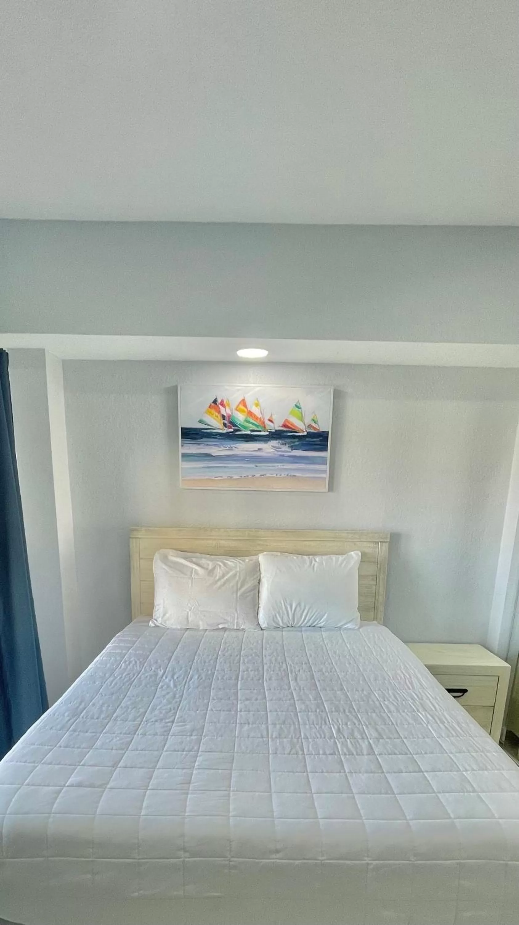 Bed in Vistalmar Beach Resort