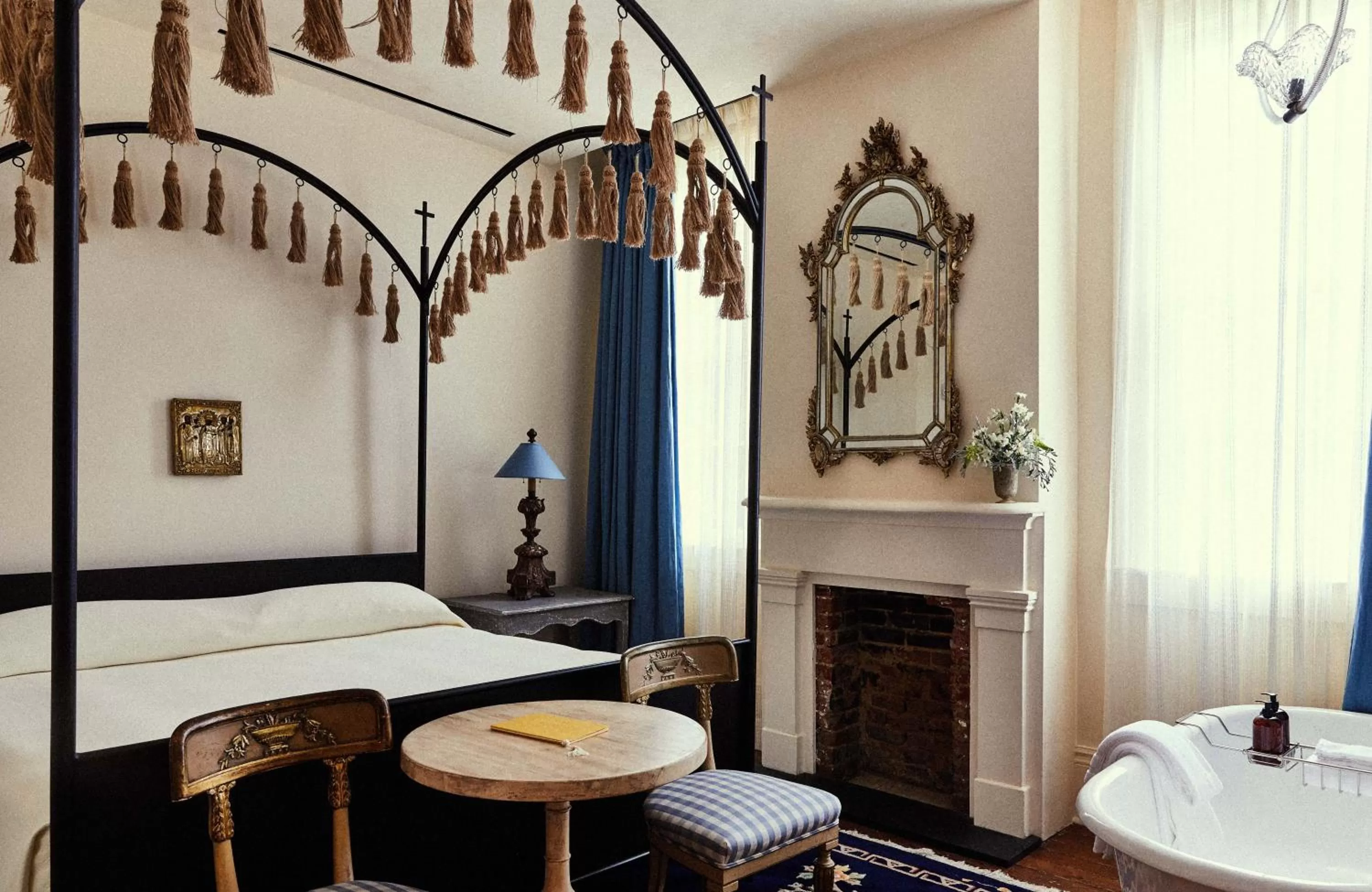 Bedroom, Bed in Hotel Peter and Paul, an Ash Hotel