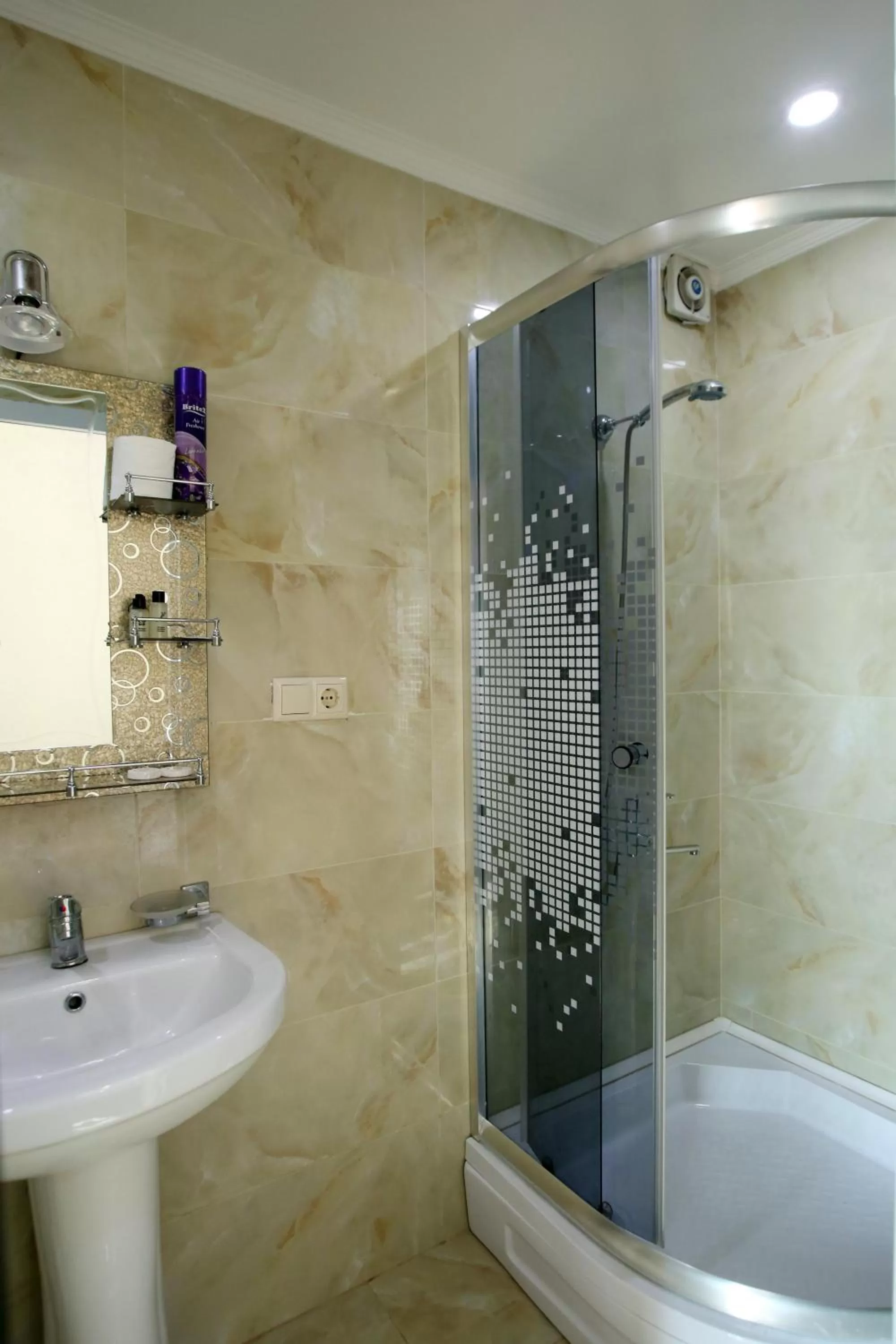 Toilet in Hotel Harmony