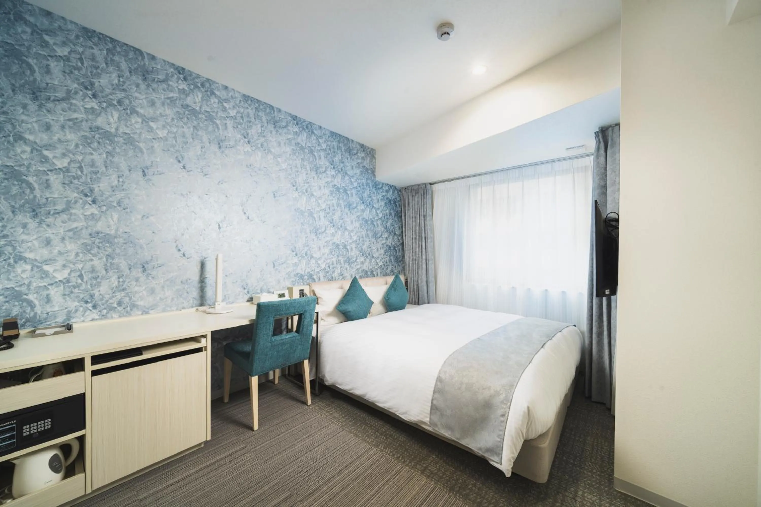 Bed in Rembrandt Style Naha