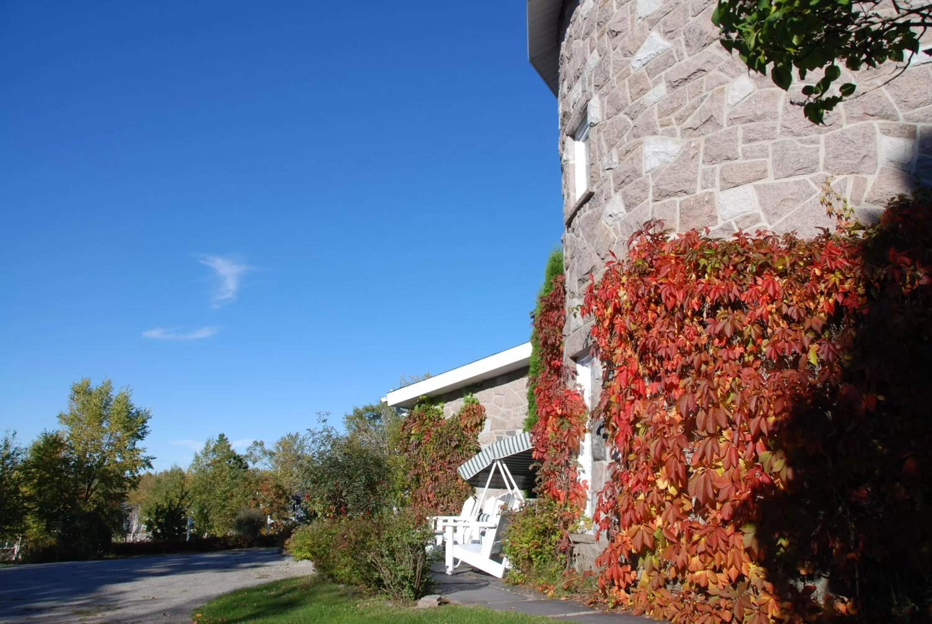 Facade/entrance, Property Building in Auberge la Rosepierre bistro Henri