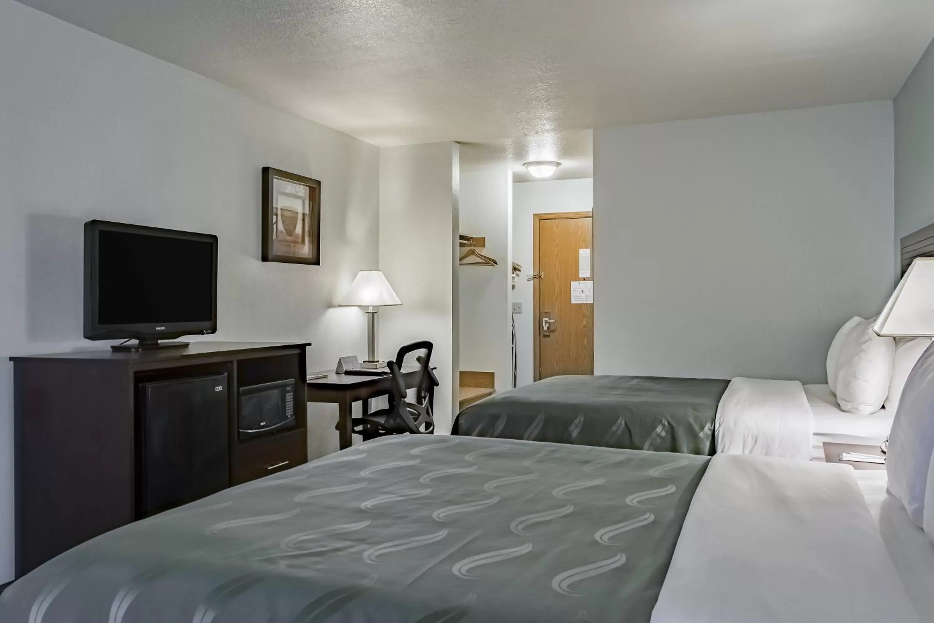 Queen Room with Two Queen Beds - Accessible/Non-Smoking in Quality Inn & Suites Vancouver North Queen Room with Two Queen Beds - Accessible/Non-Smoking in Quality Inn & Suites Vancouver North