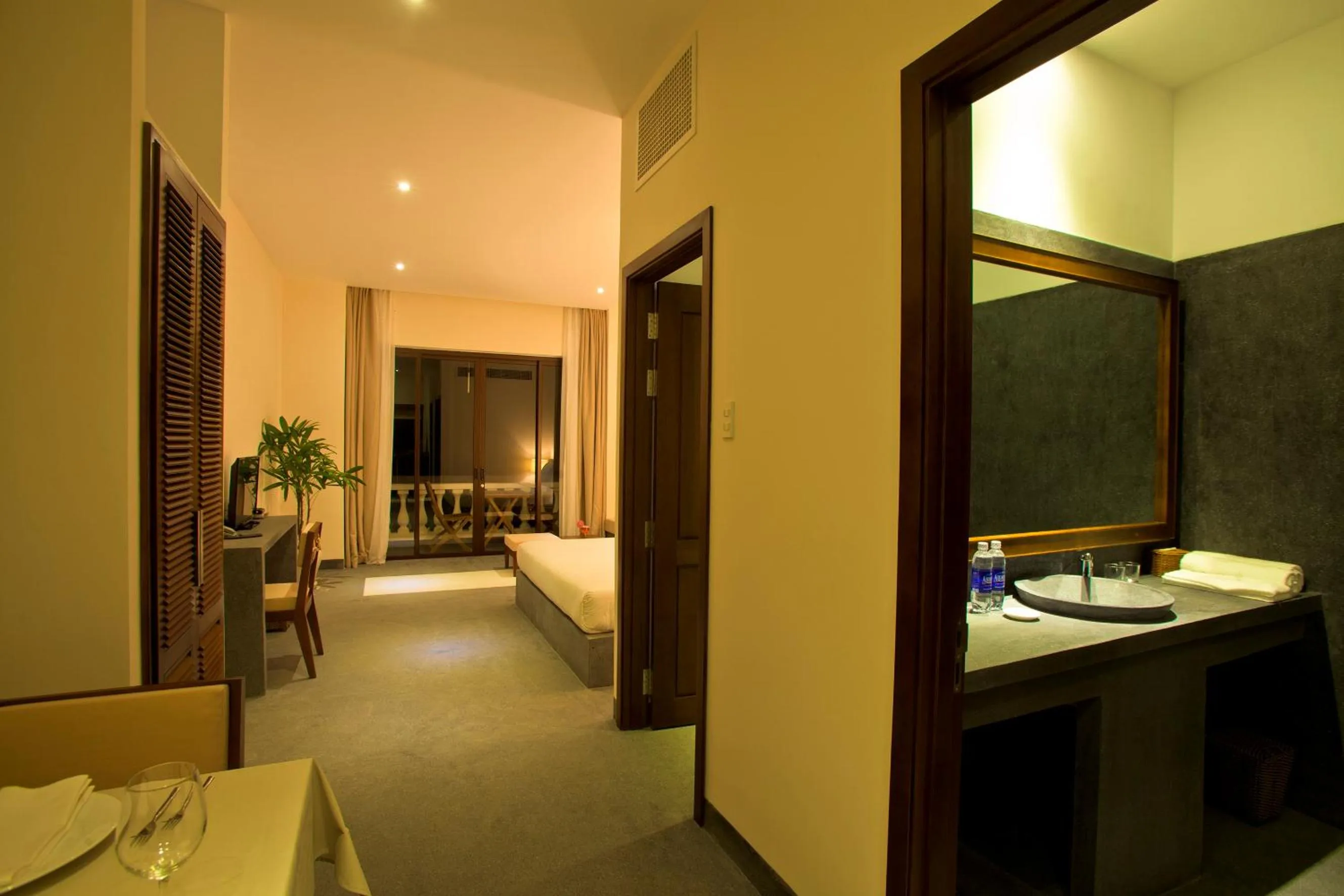 Decorative detail, Bed in Palm View Villa