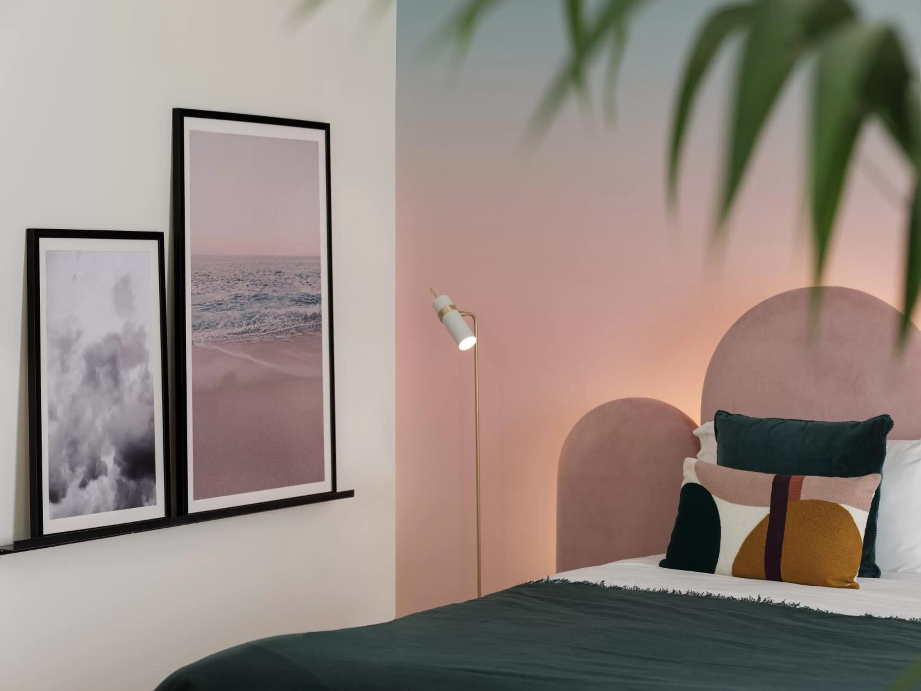 Bed in Seven Hotel Paris