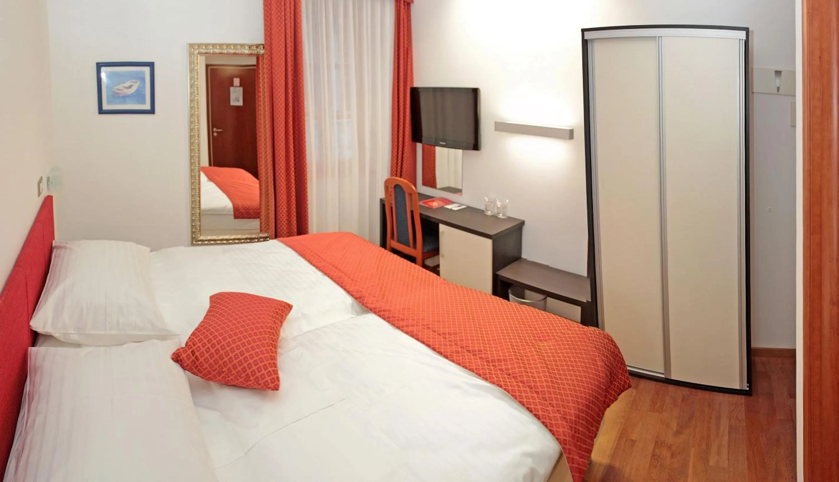 Photo of the whole room, Bed in Hotel Monika