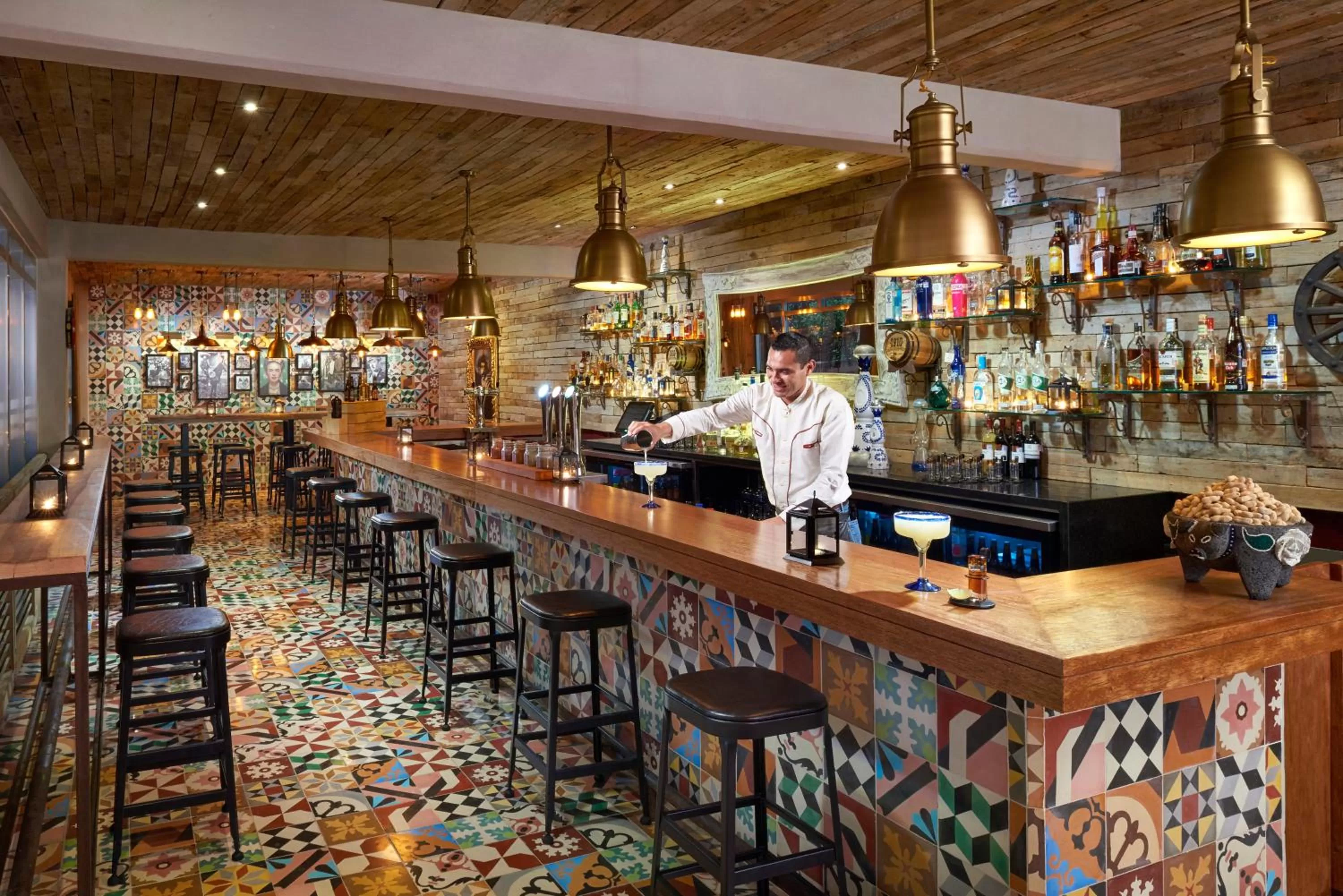 Lounge or bar in The Fives Beach Hotel & Residences - All Senses Inclusive