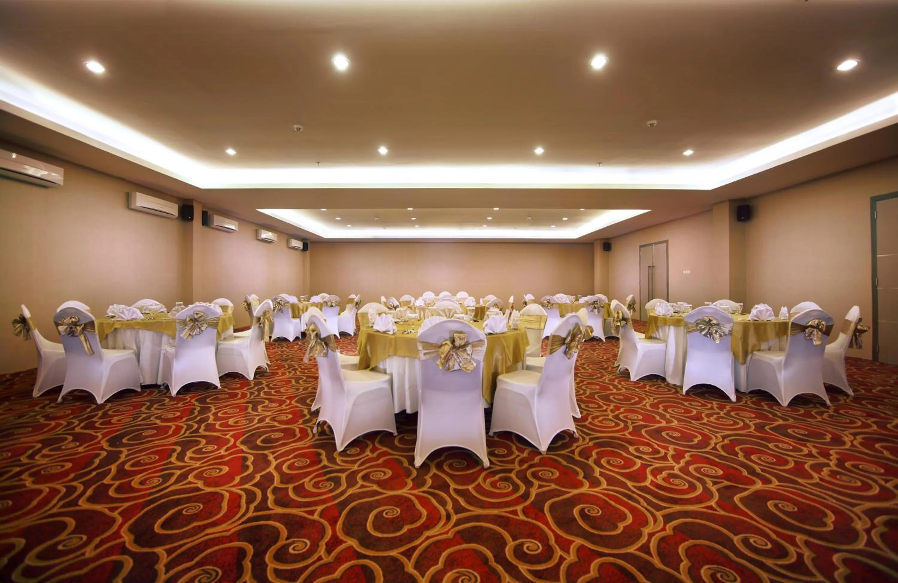 Banquet/Function facilities in Hotel Neo Candi Simpang Lima - Semarang by ASTON