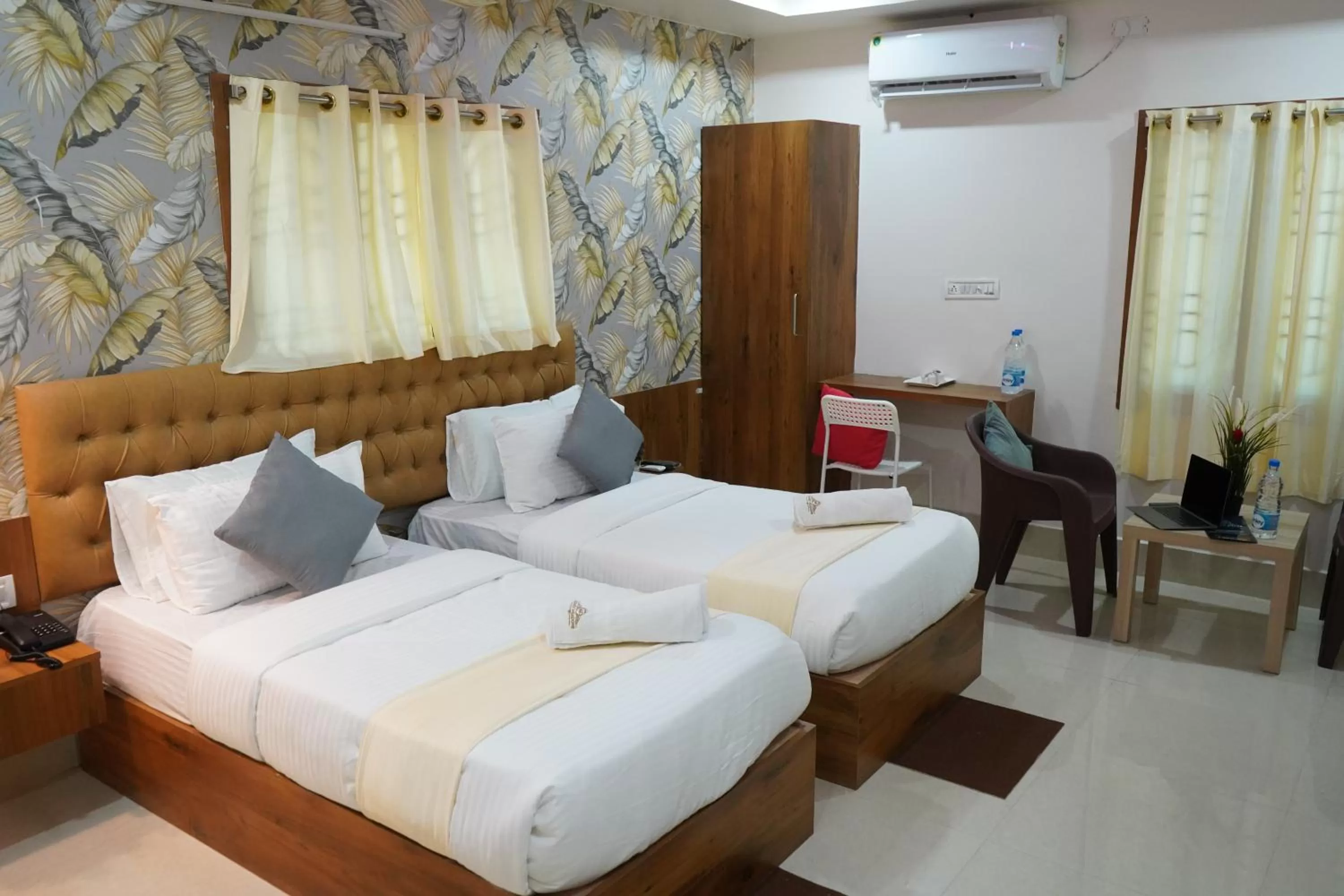 Bed in Homey Meadows - Beach Area