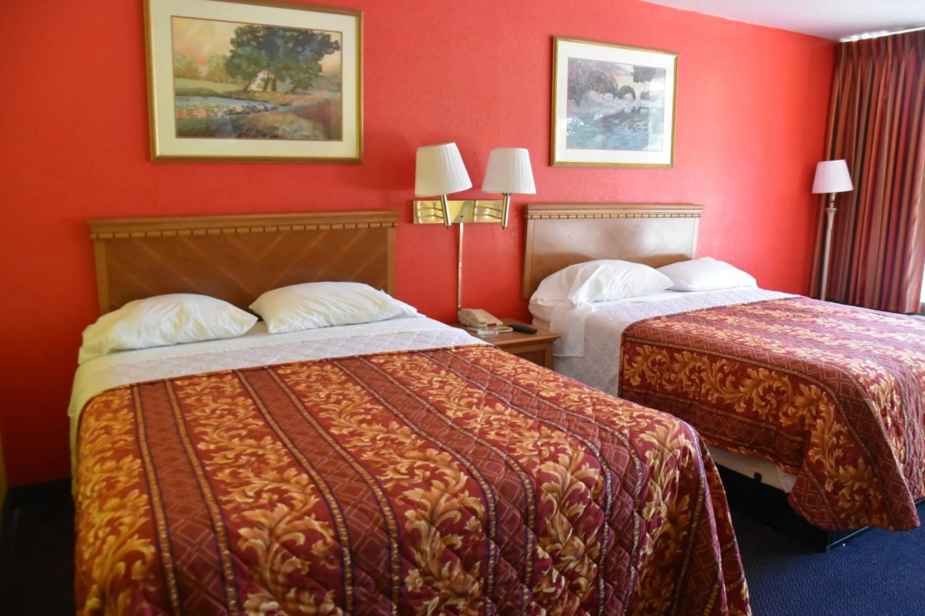 Bed in Homeplace Inn