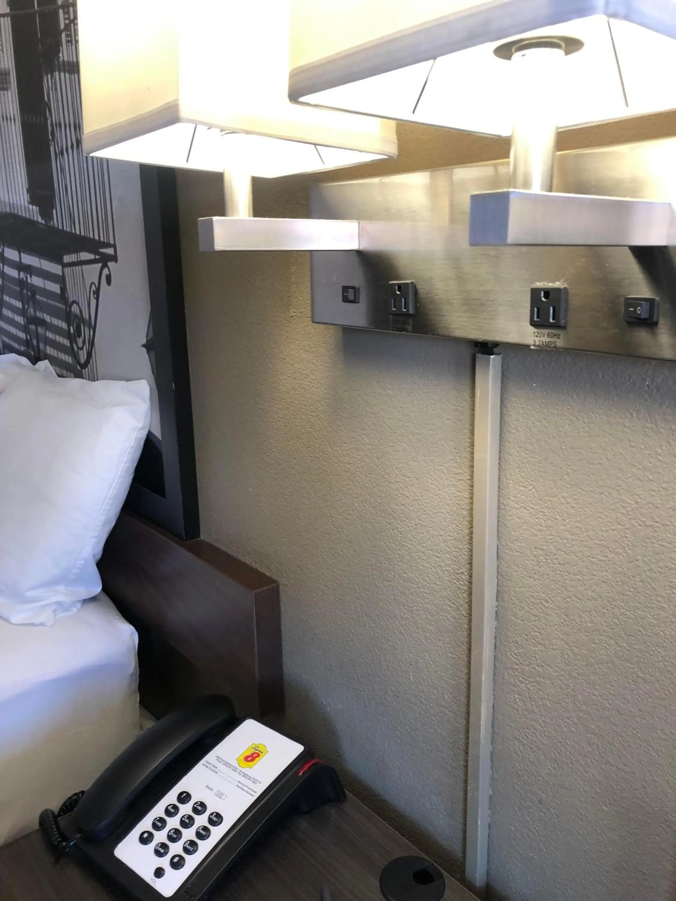 Super 8 by Wyndham Orangeburg Near I-26