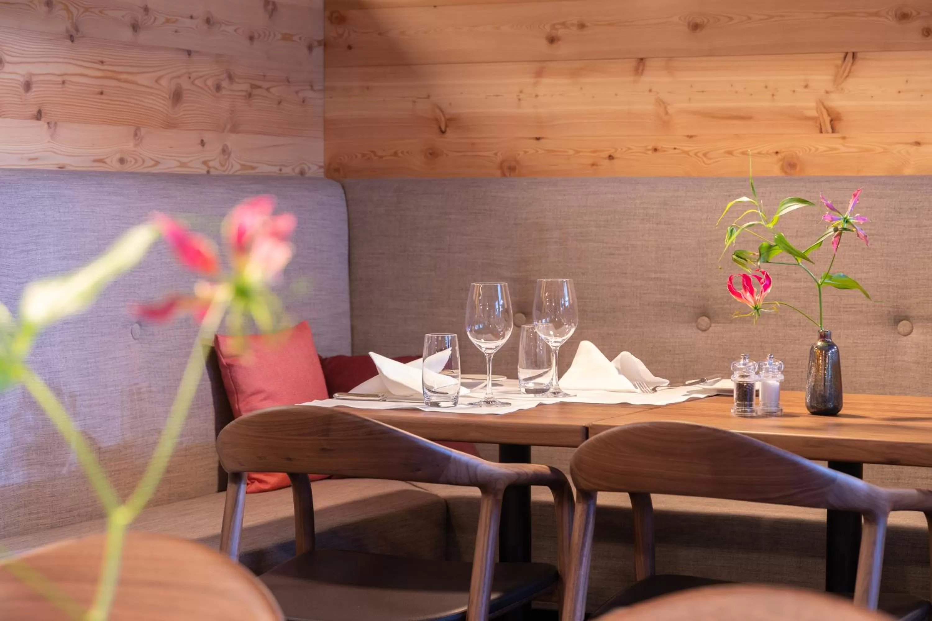 Restaurant/places to eat in Hotel Albris