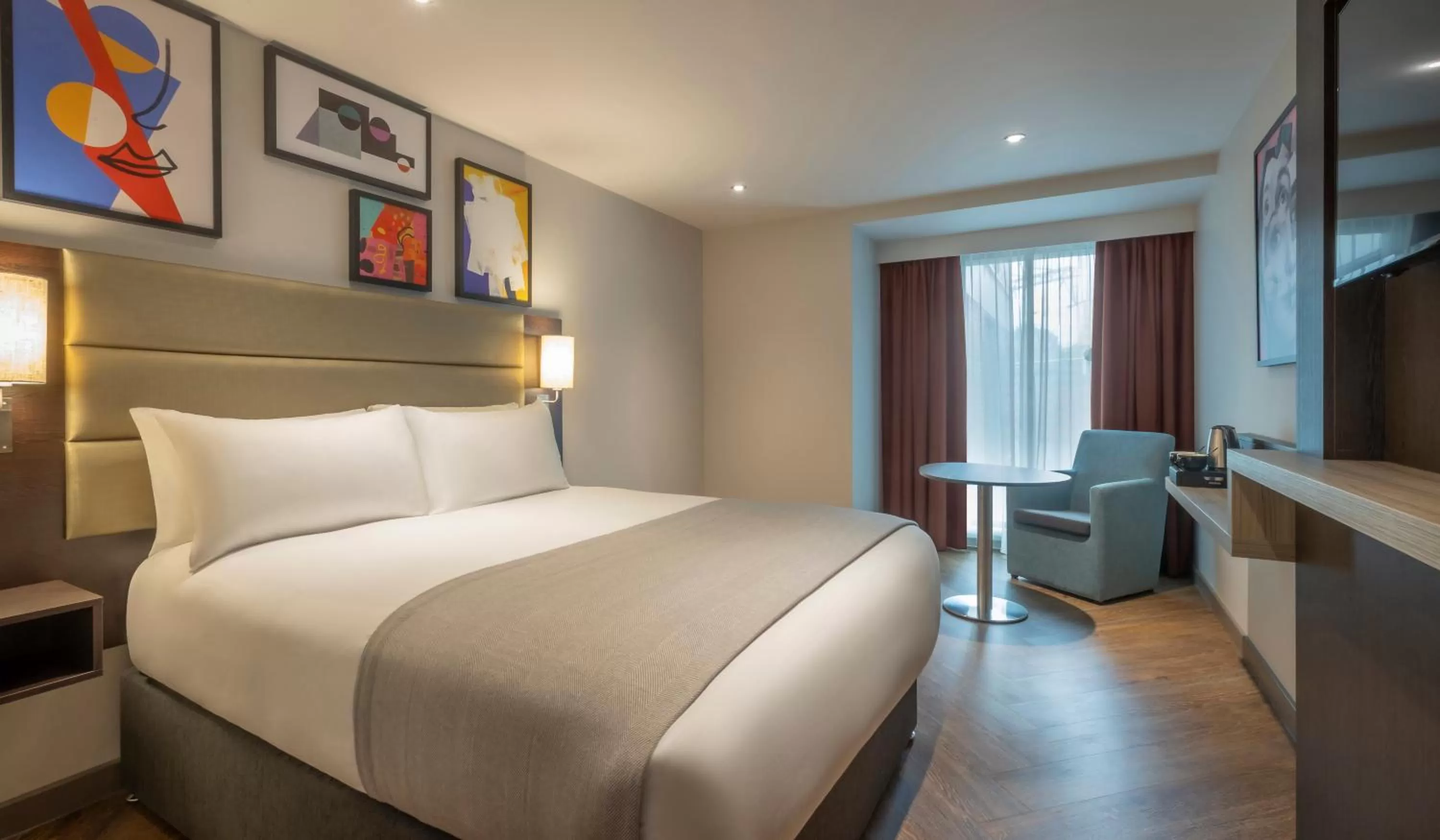 Bedroom, Bed in Maldron Hotel Finsbury Park, London