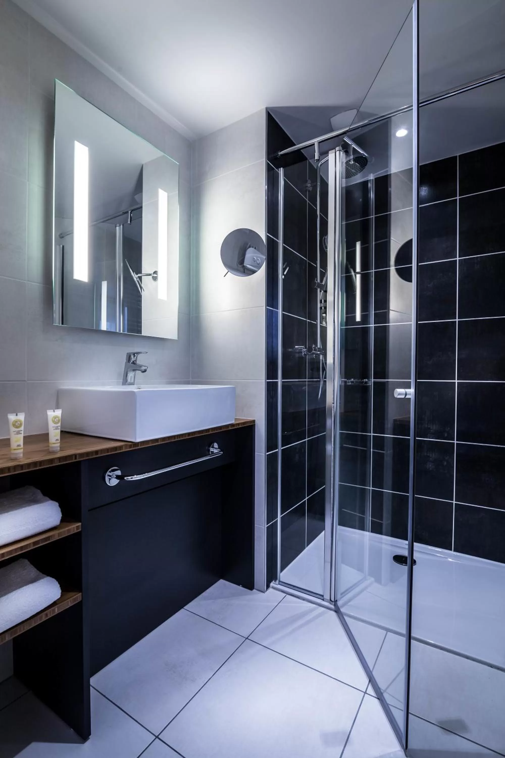 Bathroom in Best Western Plus Suitcase Paris La Défense