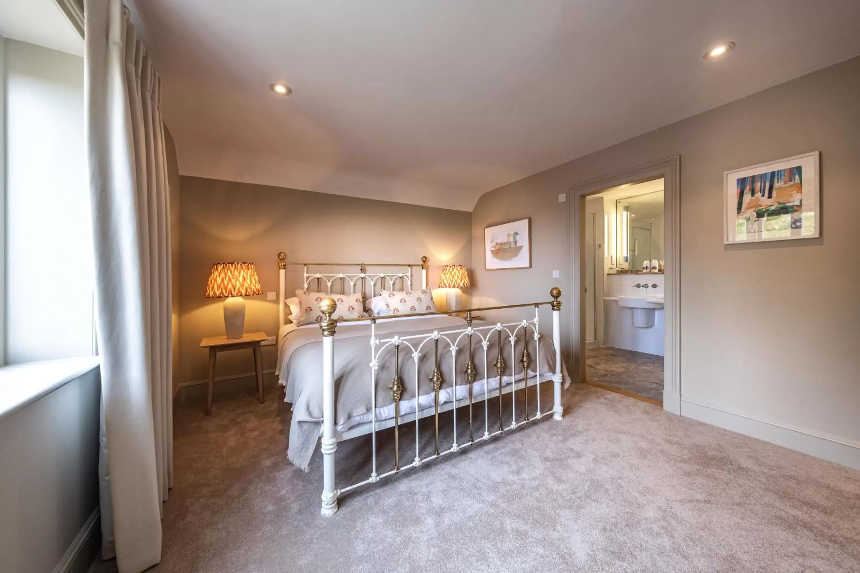 Superior Room in The Crown Inn Superior Room in The Crown Inn