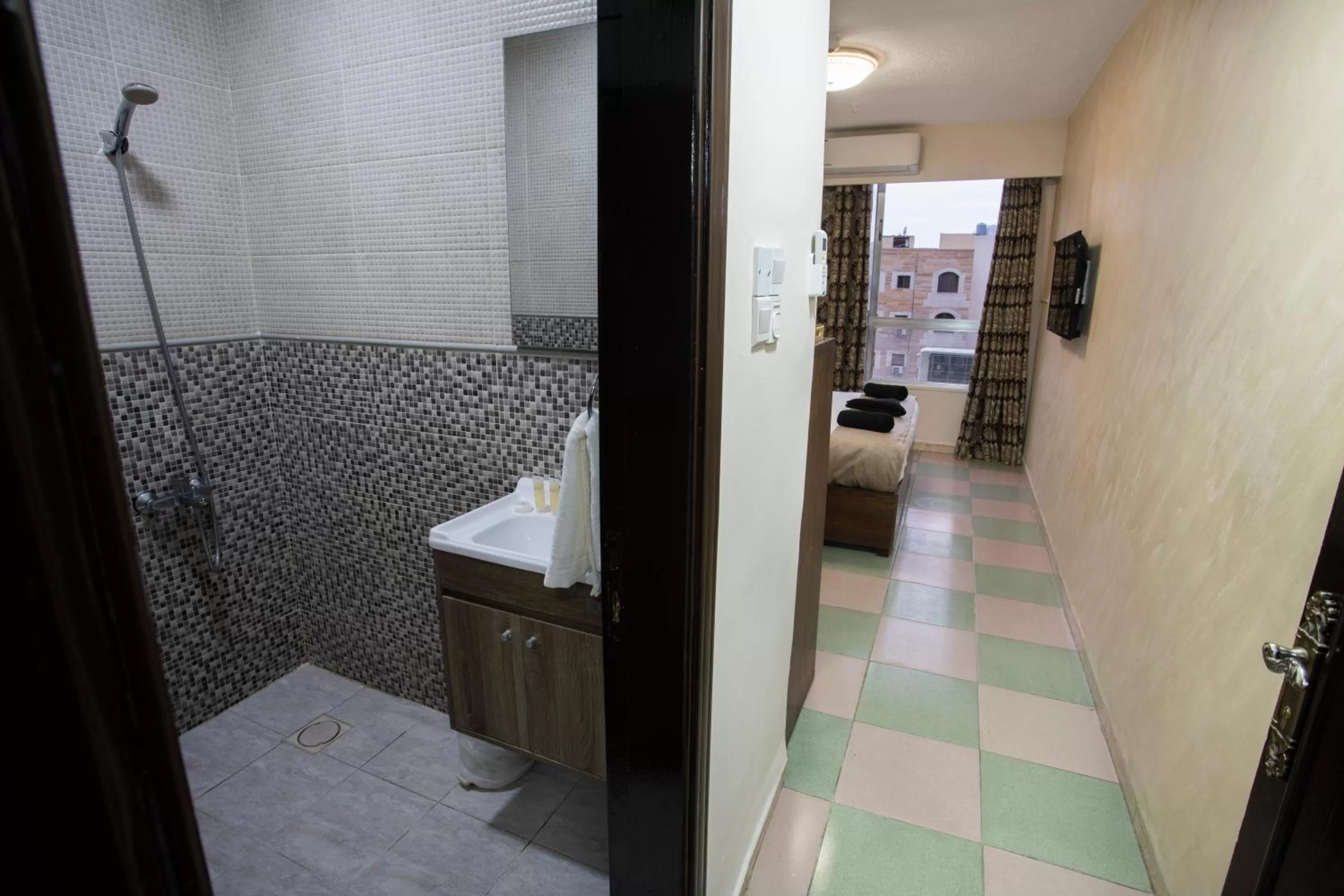 Bathroom in Darak hotel