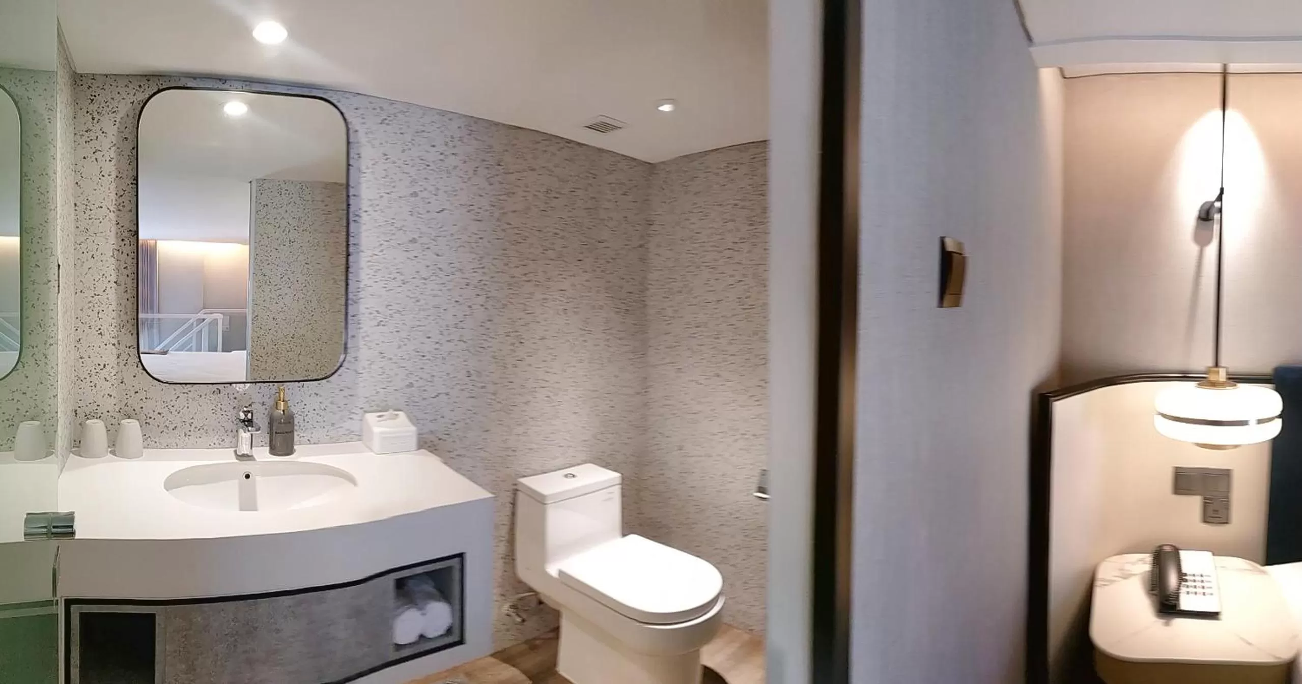 Bathroom in Mercure Surabaya Manyar