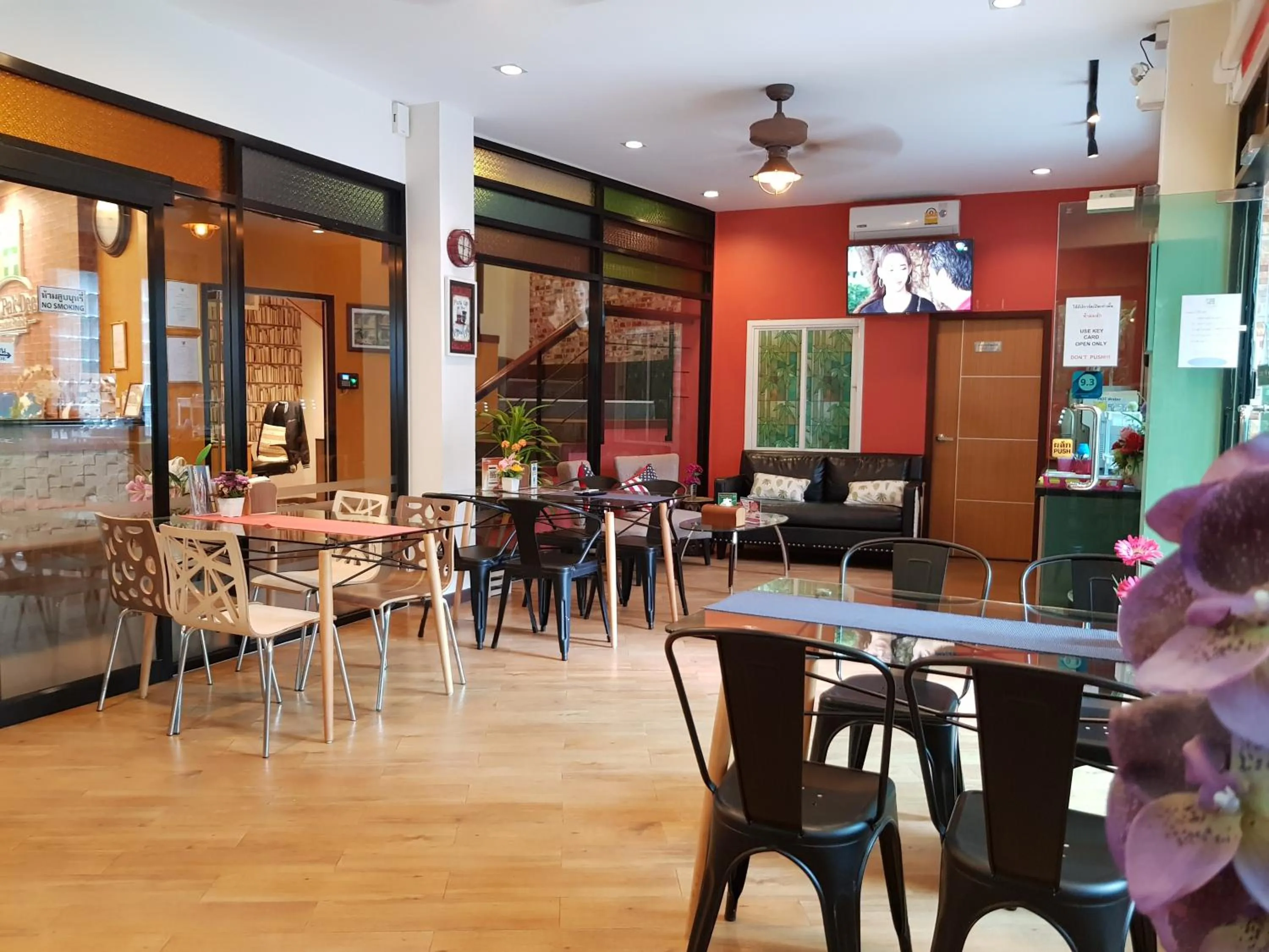 Dining area in Tee Pak Dee Resident Phuket