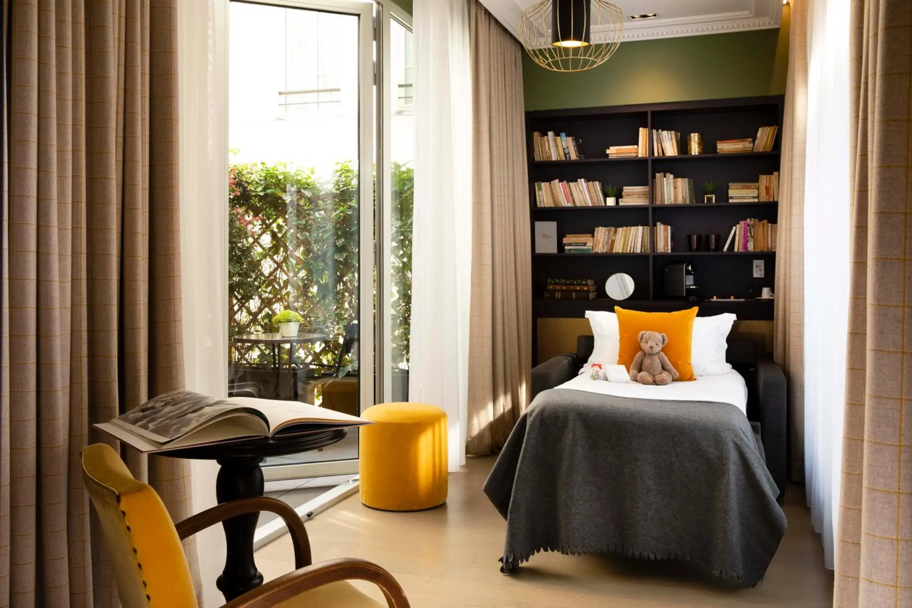 Triple Room with Terrace and with Private Hammam Access in Hotel Monsieur & Spa Triple Room with Terrace and with Private Hammam Access in Hotel Monsieur & Spa