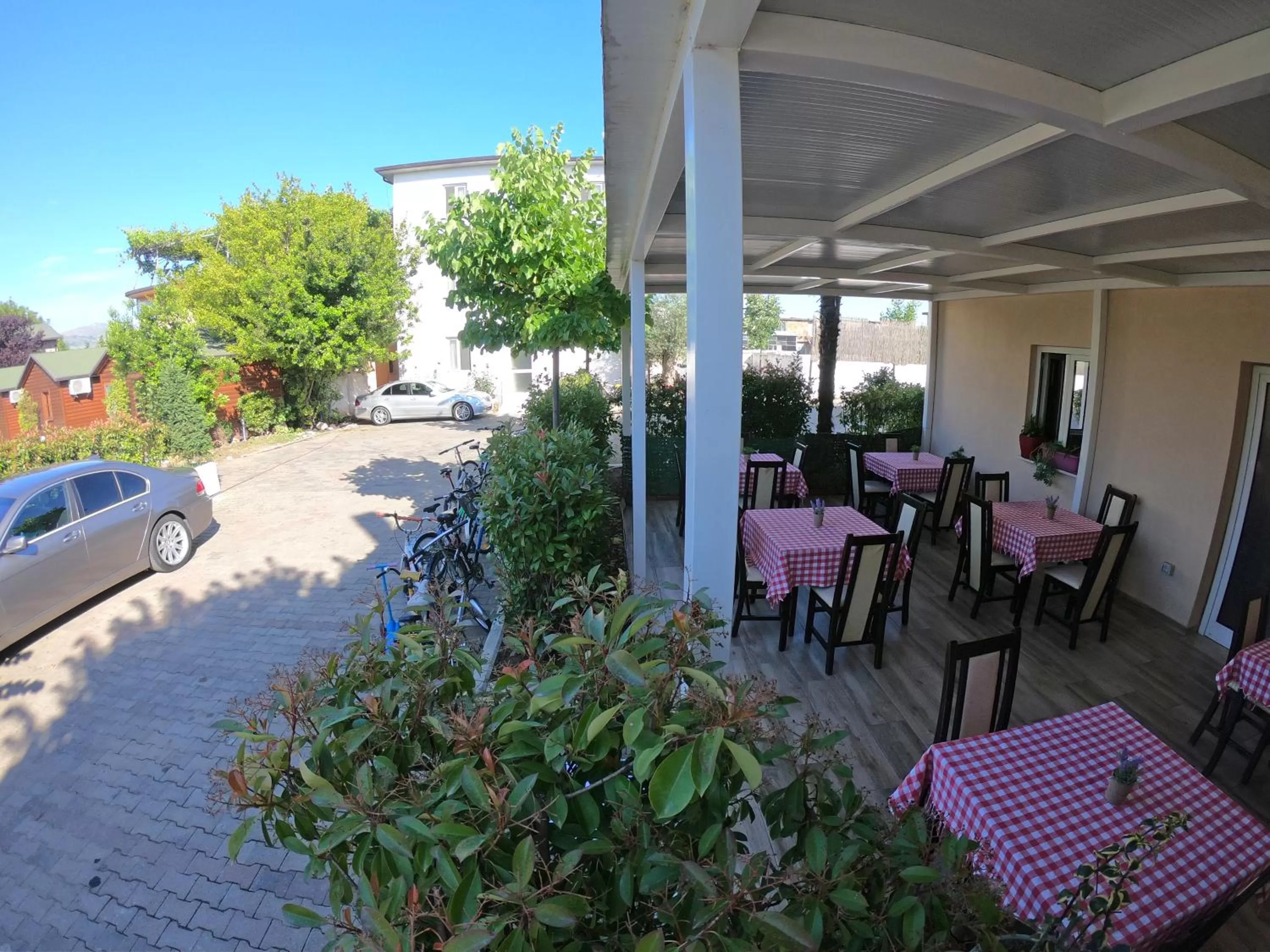 Food and drinks in Hotel Bicaj