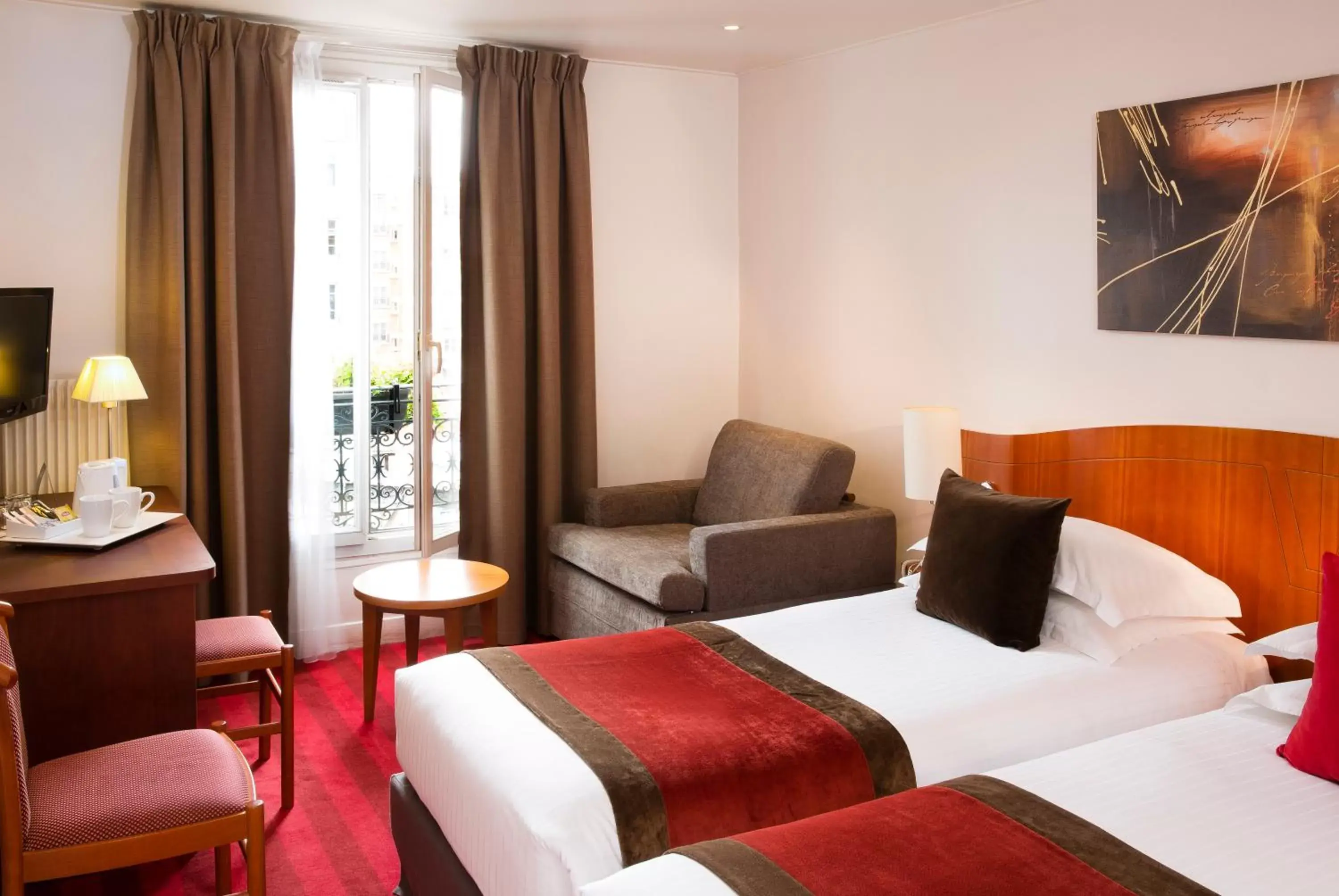 Comfort Twin Room in Europe Hotel Paris Eiffel Comfort Twin Room in Europe Hotel Paris Eiffel