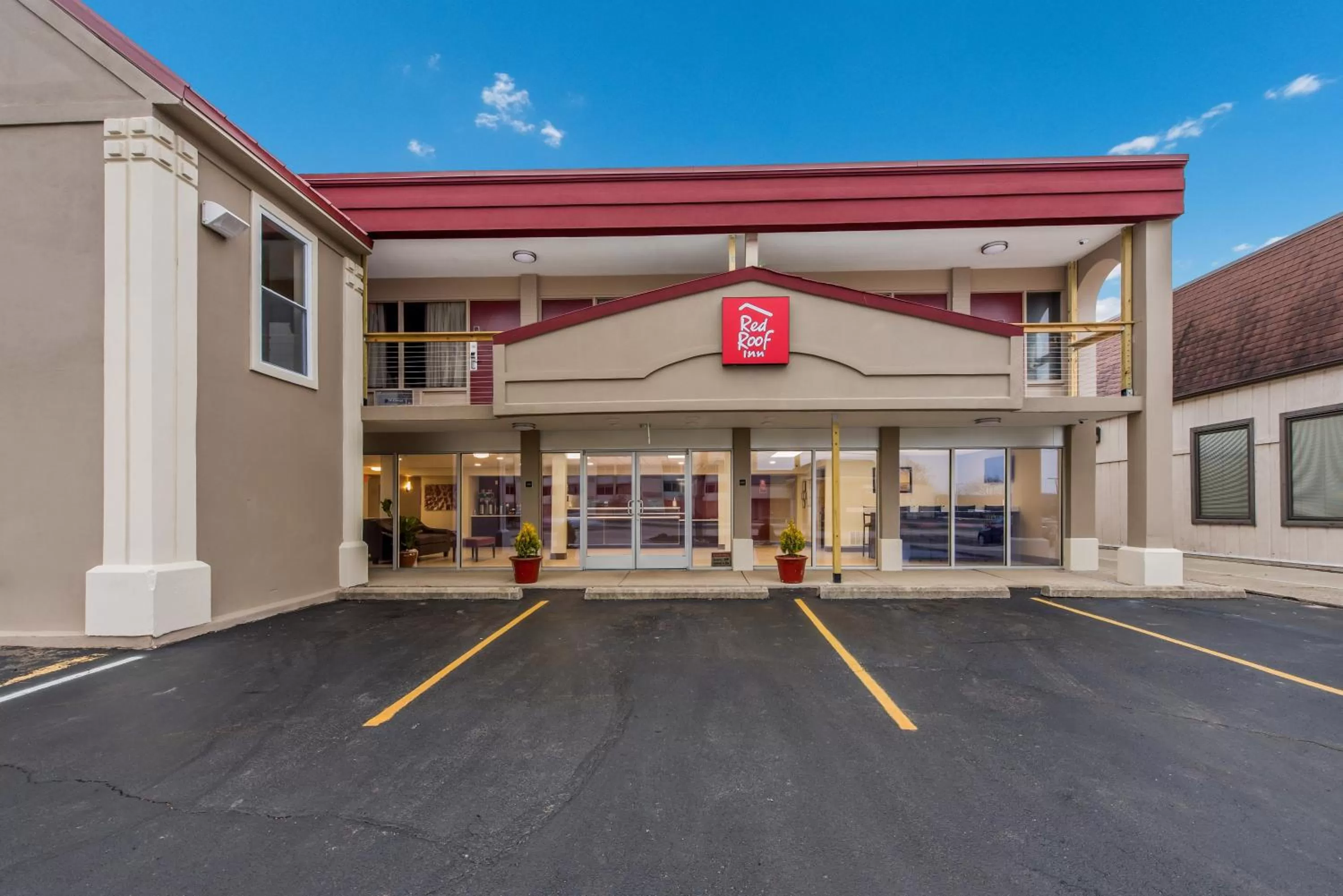 Property building in Red Roof Inn Dayton - Moraine/U of Dayton