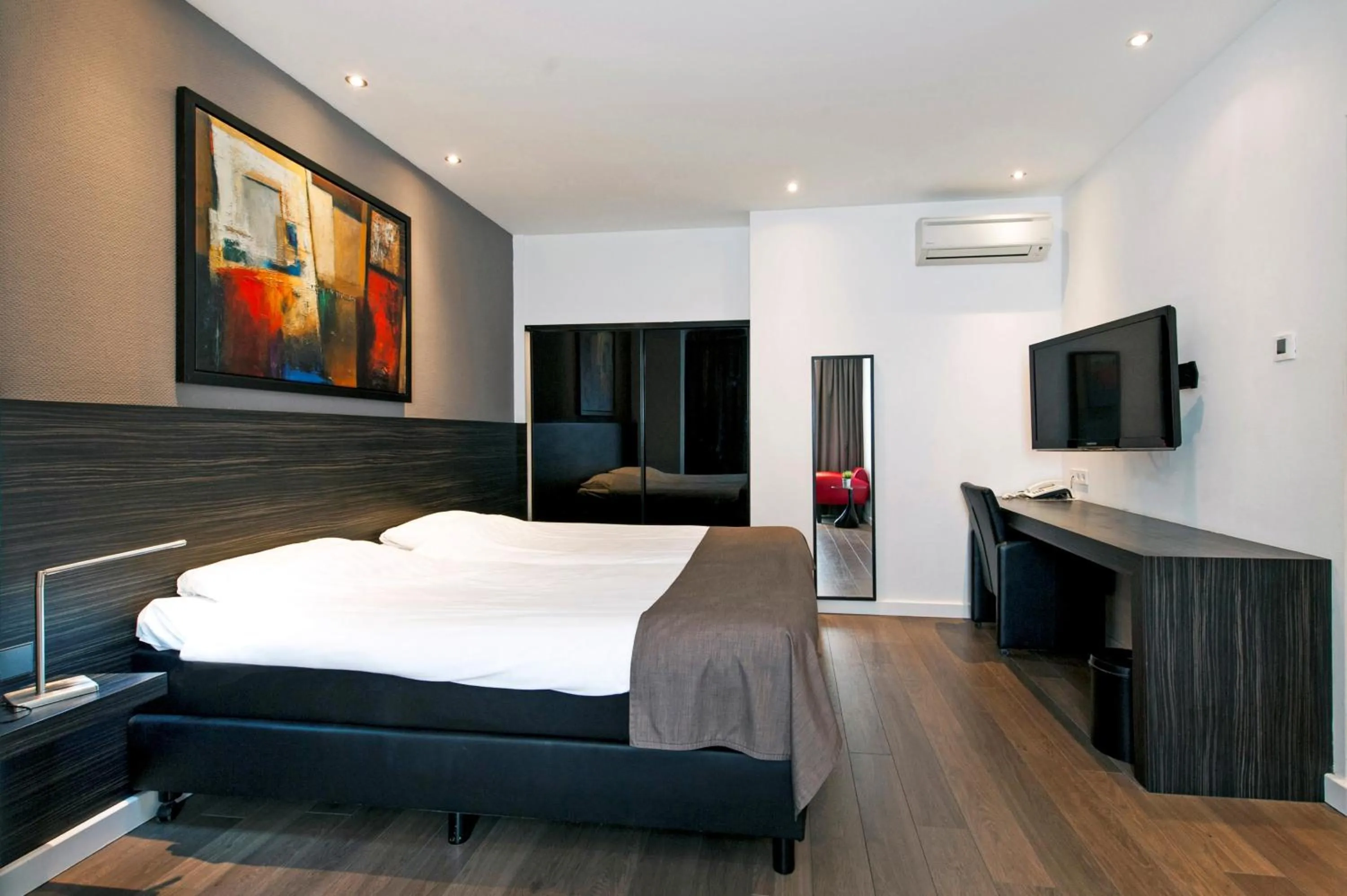Photo of the whole room, Bed in City Hotel Bergen op Zoom