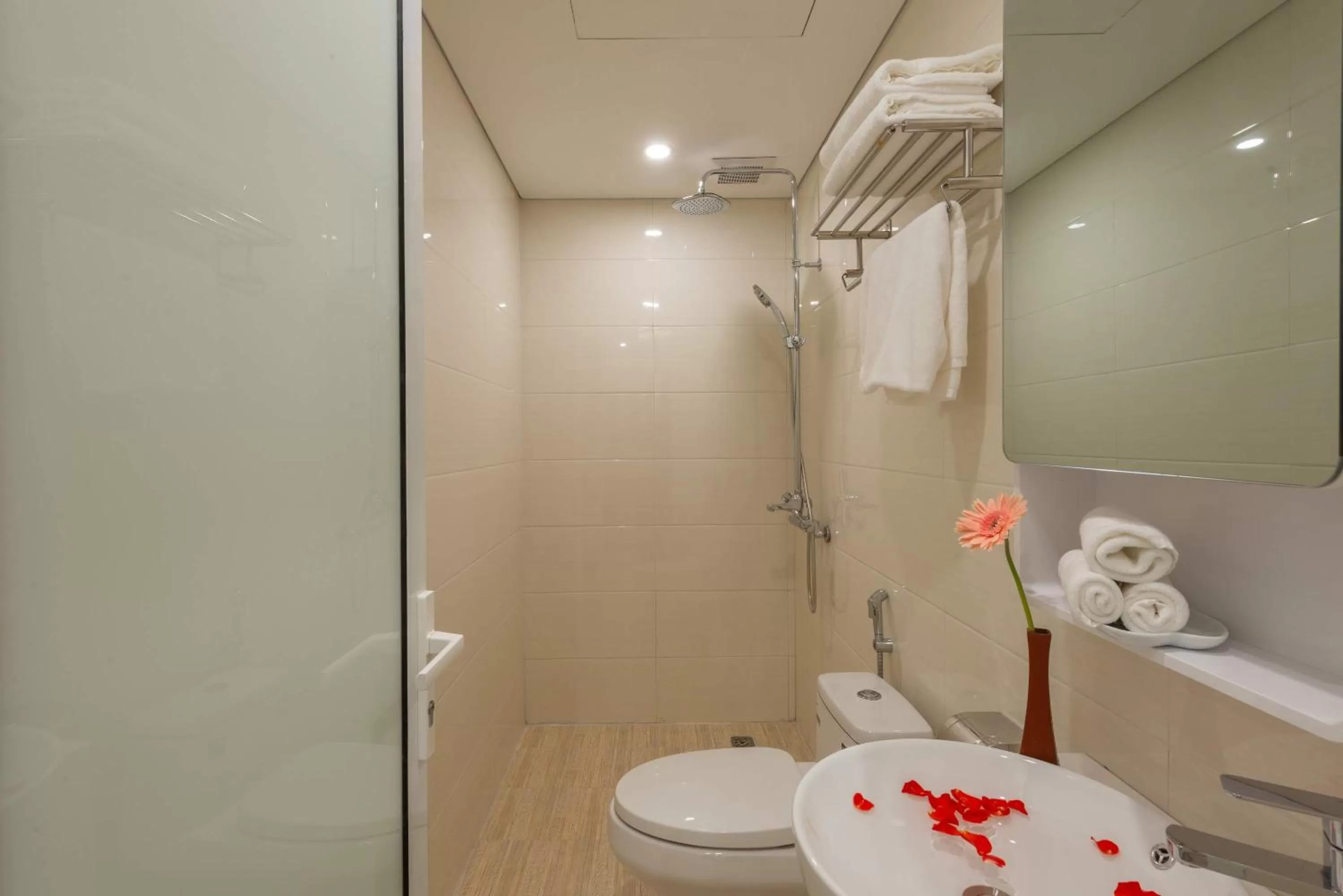 Bathroom in AMI Old Quarter Hotel