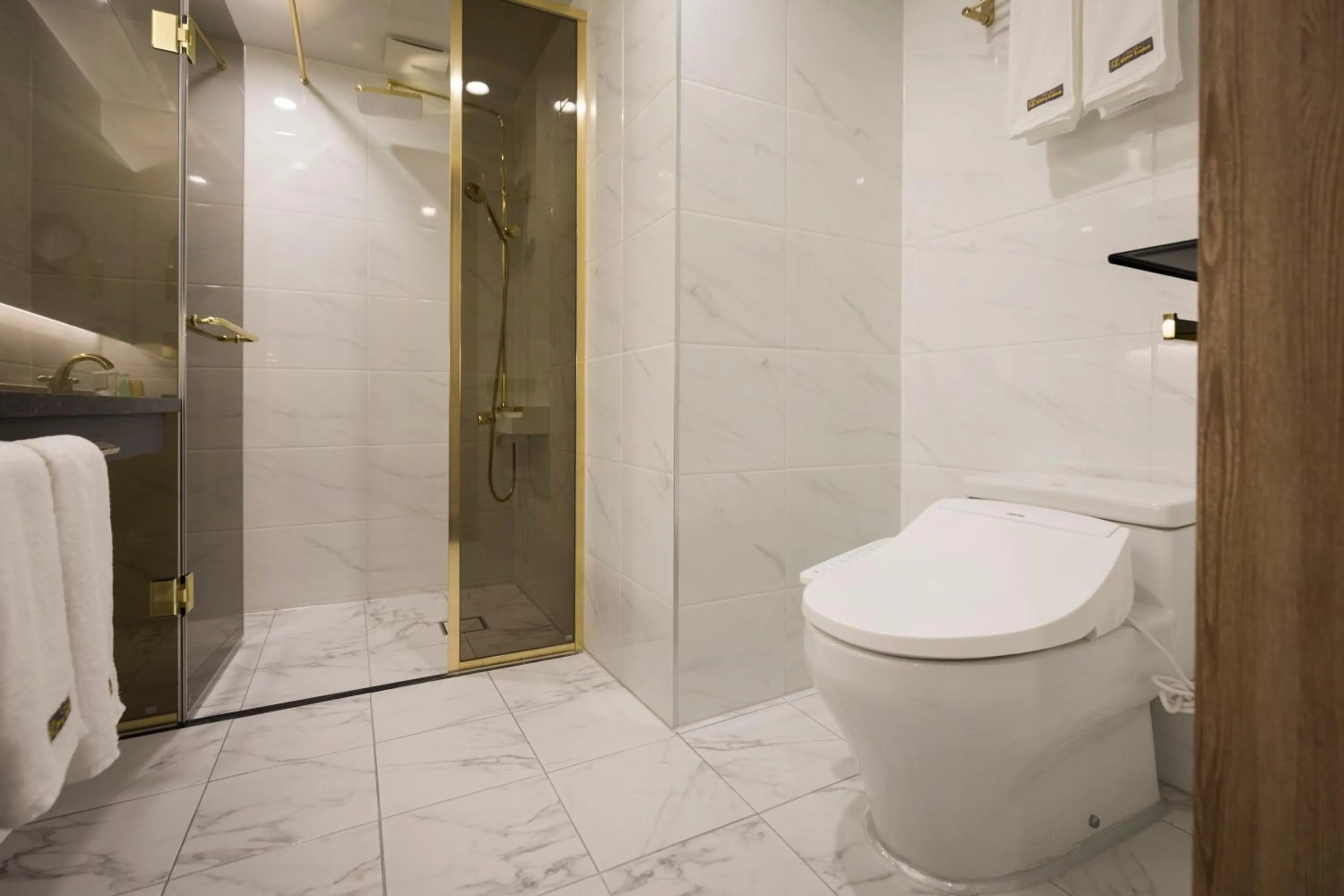 Toilet in Casaloma Hotel