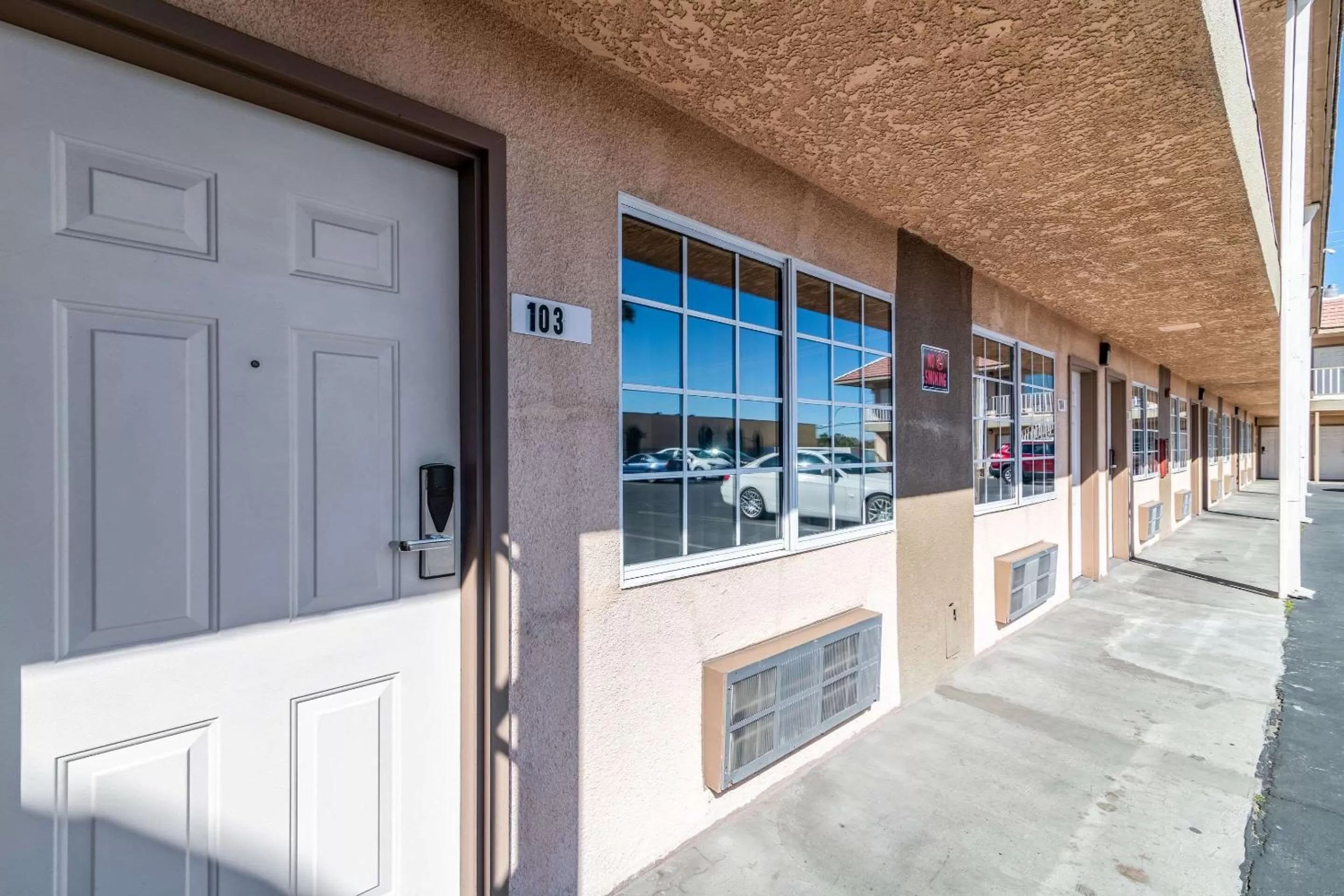 Property building in Rodeway Inn Barstow Route 66