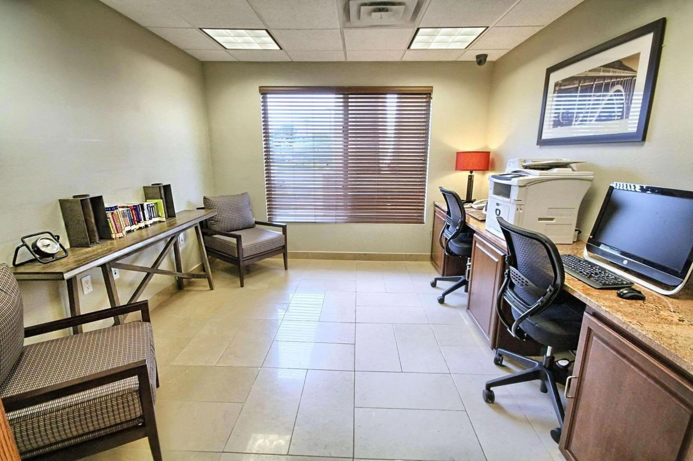 Business facilities in Country Inn & Suites by Radisson, Dearborn, MI