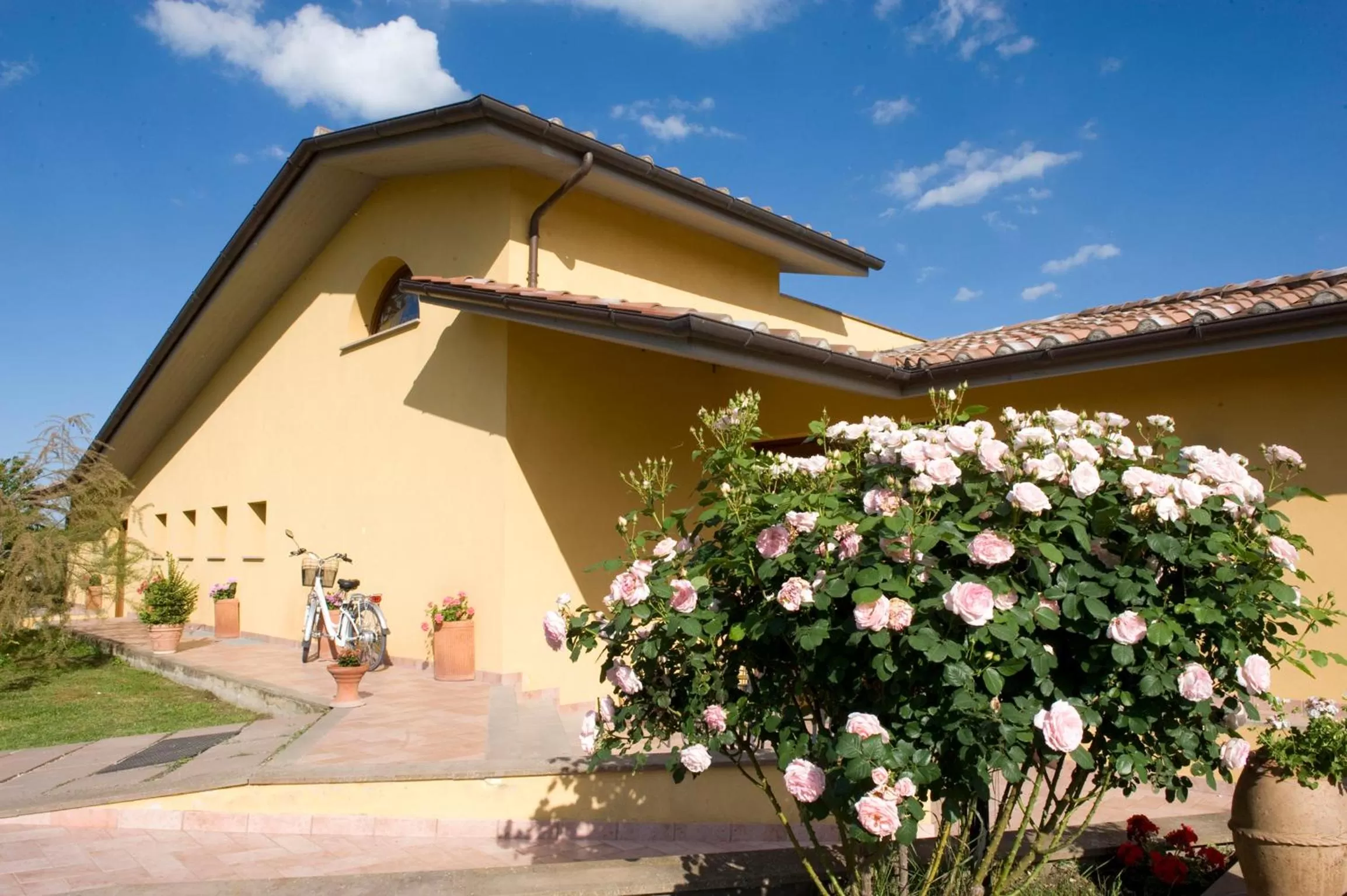 Property building in Le Macerine