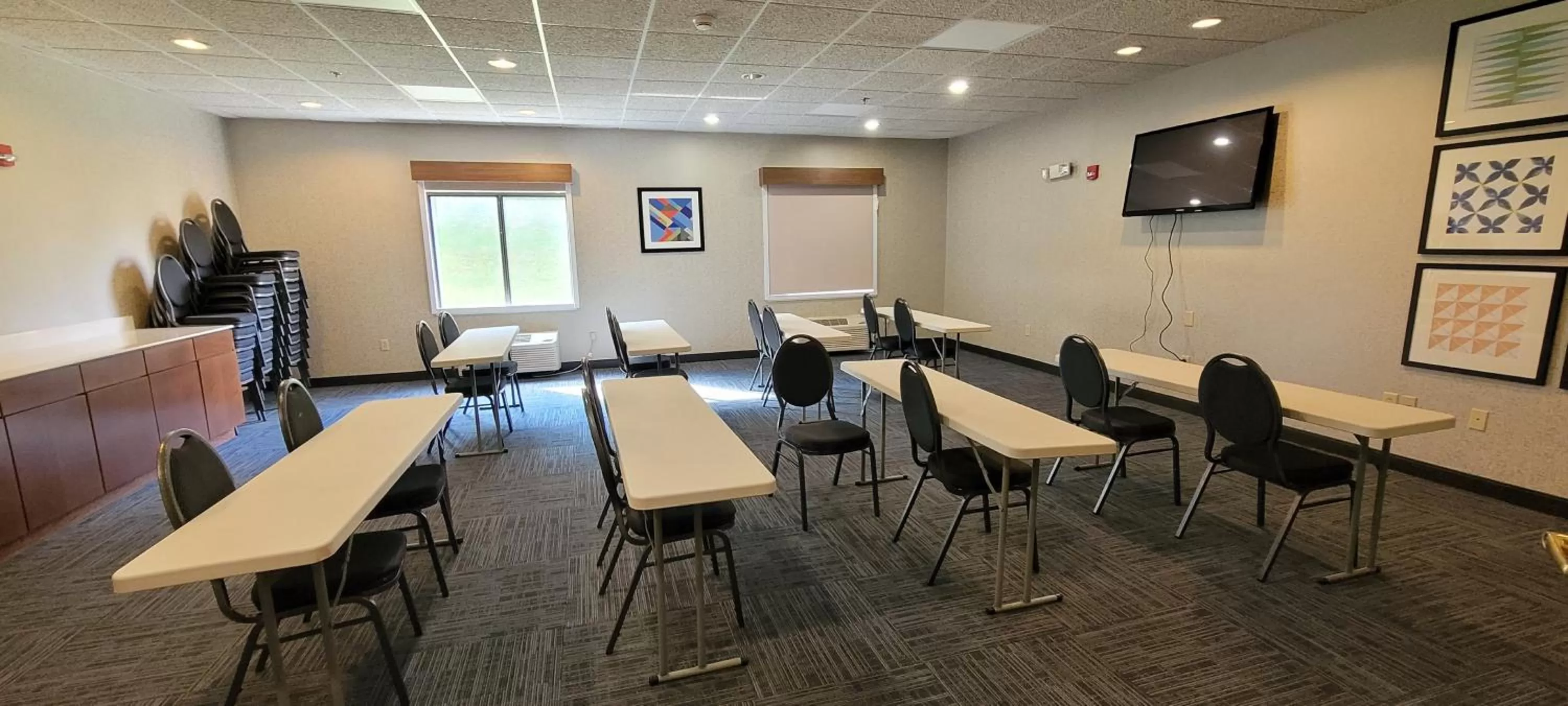 Meeting/conference room in Holiday Inn Express Hotel & Suites Logansport by IHG
