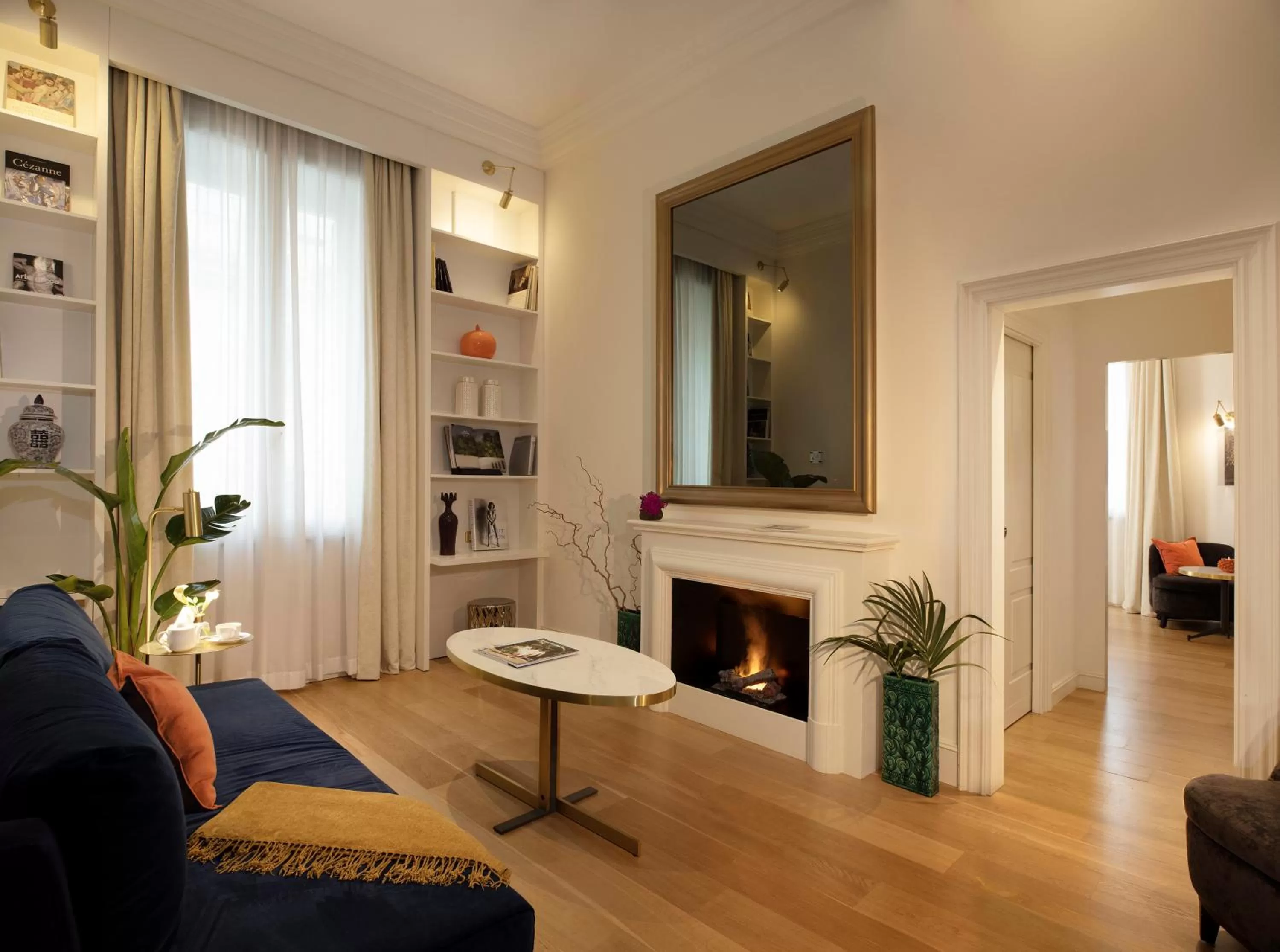 TV and multimedia in Elizabeth Unique Hotel | a Member of Design Hotels™