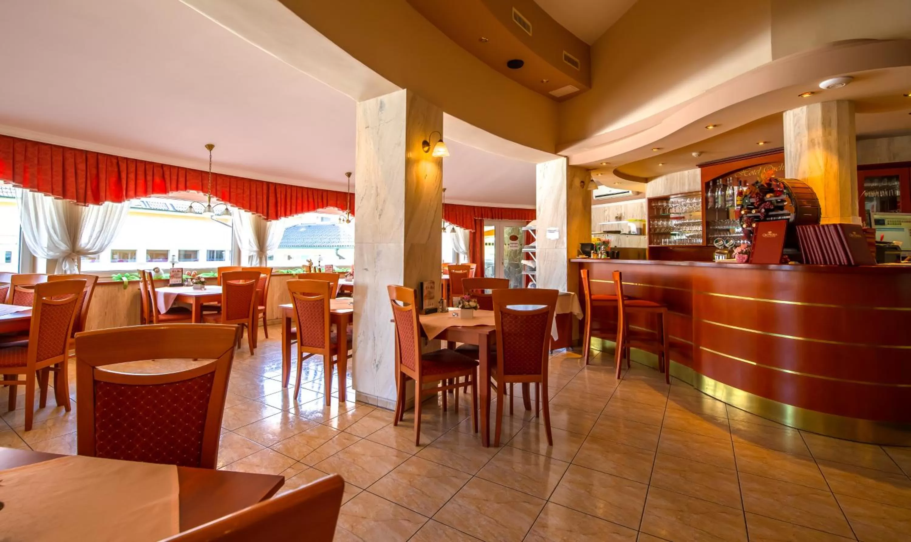 Restaurant/Places to Eat in Spa & Wellness Hotel Orchidea