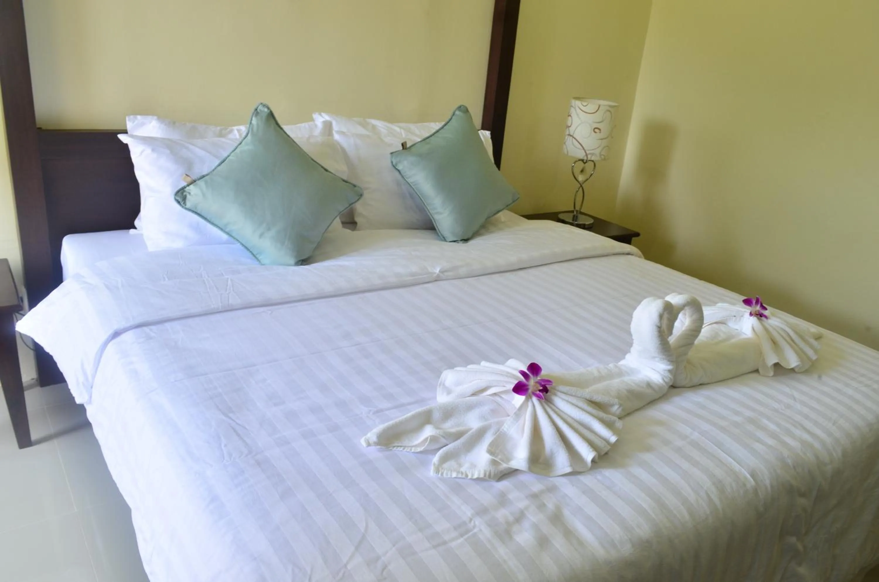 Photo of the whole room, Bed in Morakot Lanta Resort