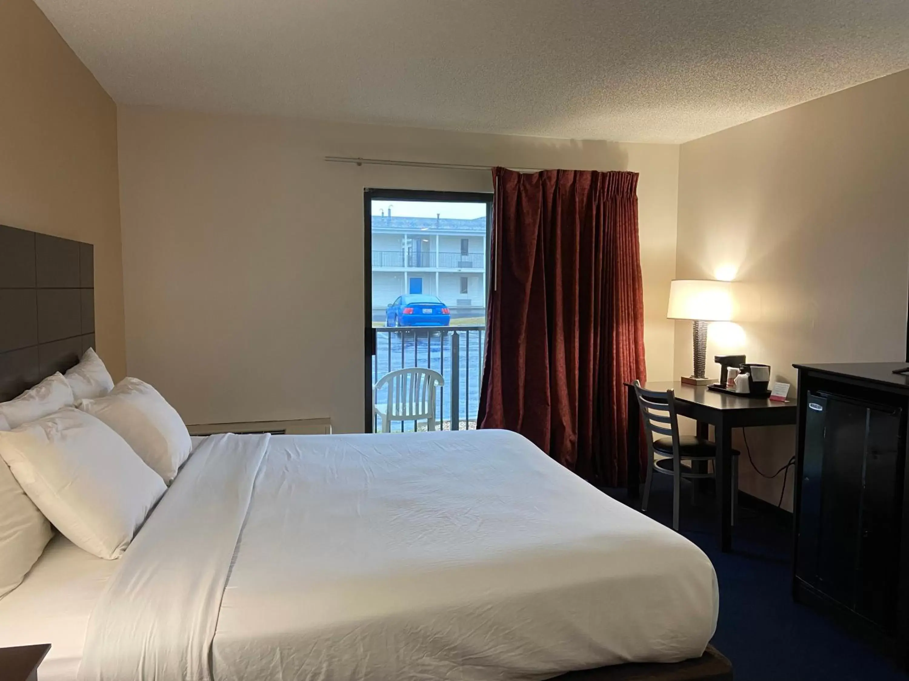 King Room - Accessible/Non-Smoking in Econo Lodge Inn & Suites Rehoboth Beach King Room - Accessible/Non-Smoking in Econo Lodge Inn & Suites Rehoboth Beach