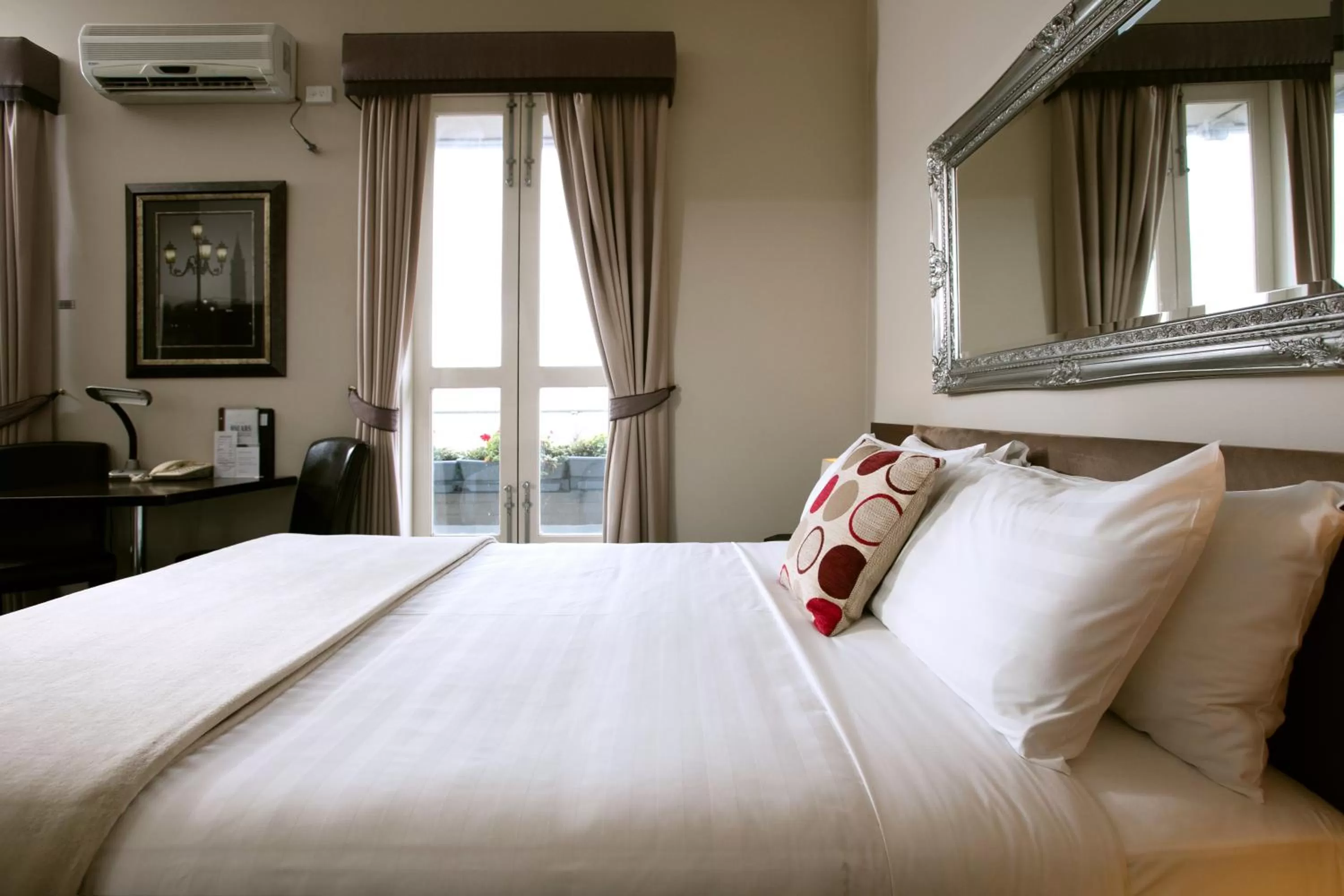 Bedroom, Room Photo in Oscars Hotel and Cafe Bar