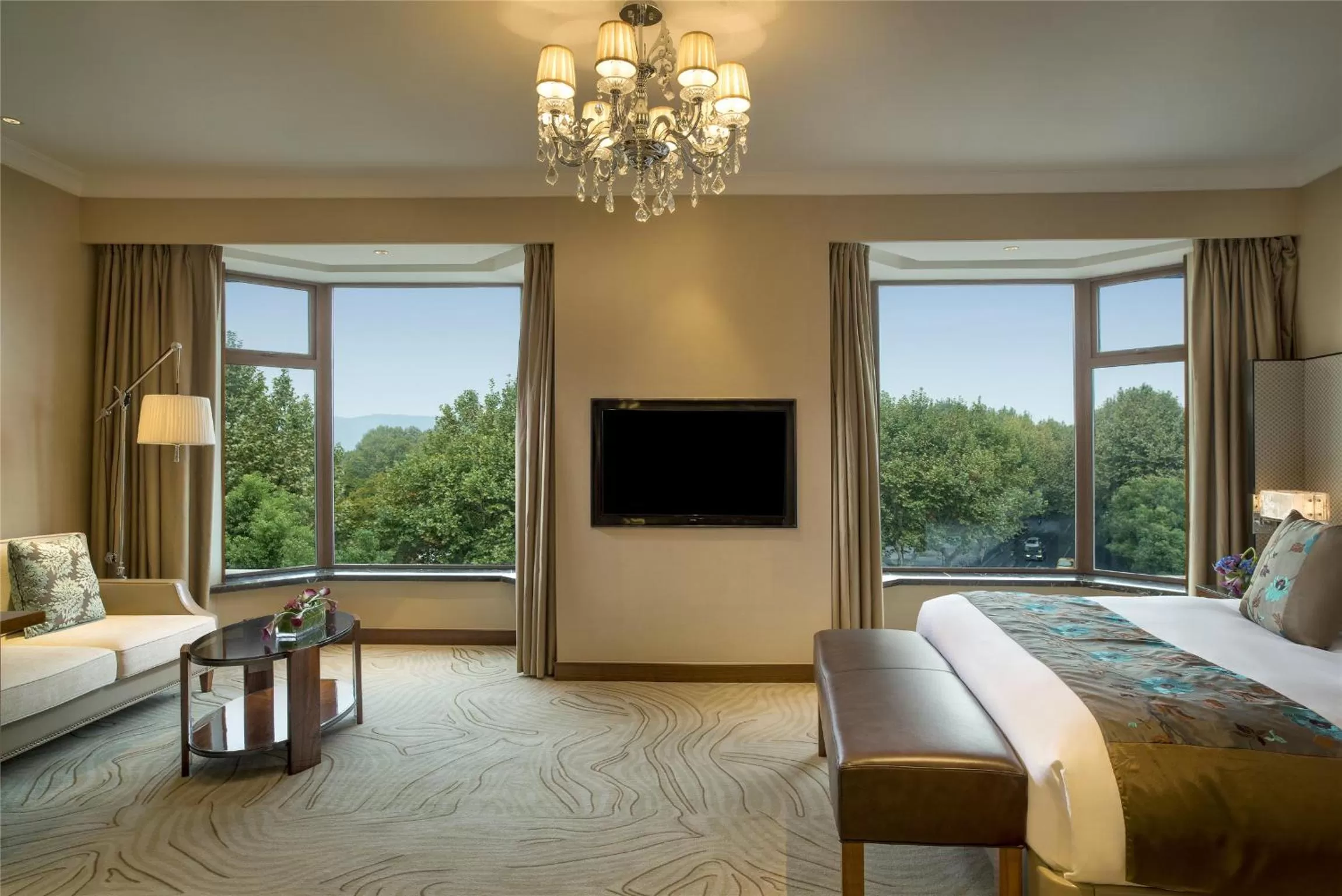 Junior Suite in Sofitel Hangzhou Westlake