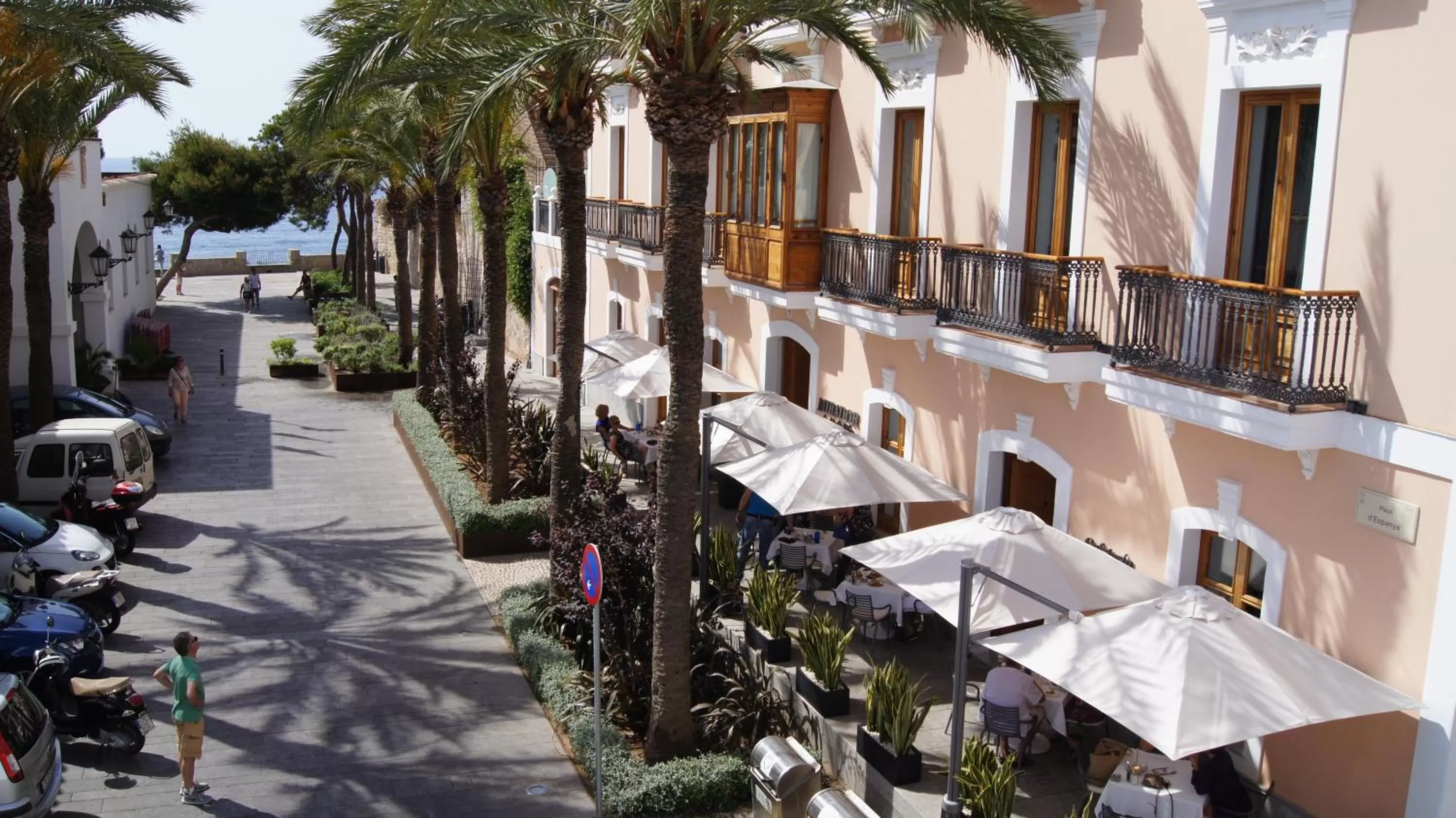 Restaurant/places to eat in Mirador de Dalt Vila-Relais & Chateaux