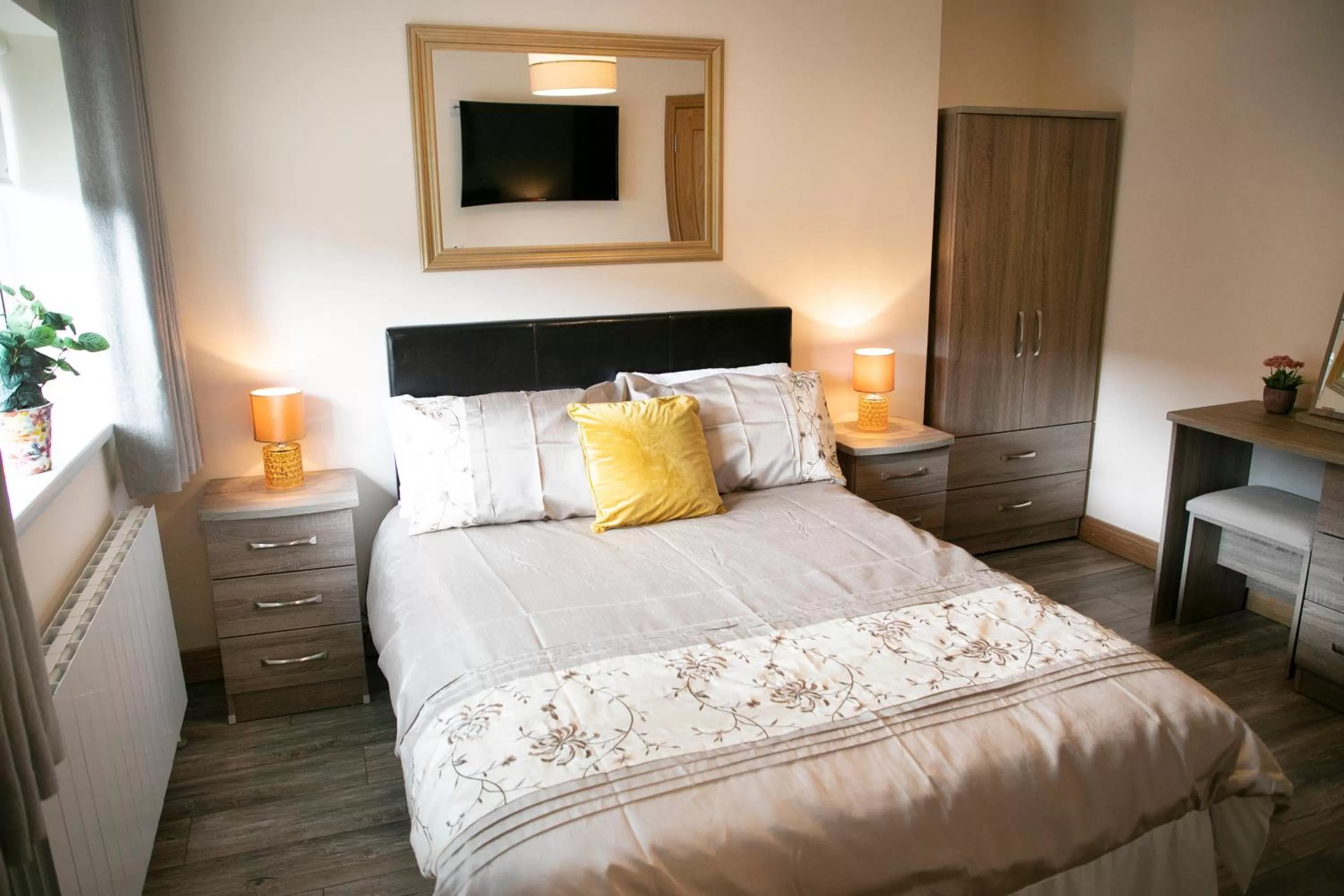 Photo of the whole room, Bed in Arch House B&B & Apartments