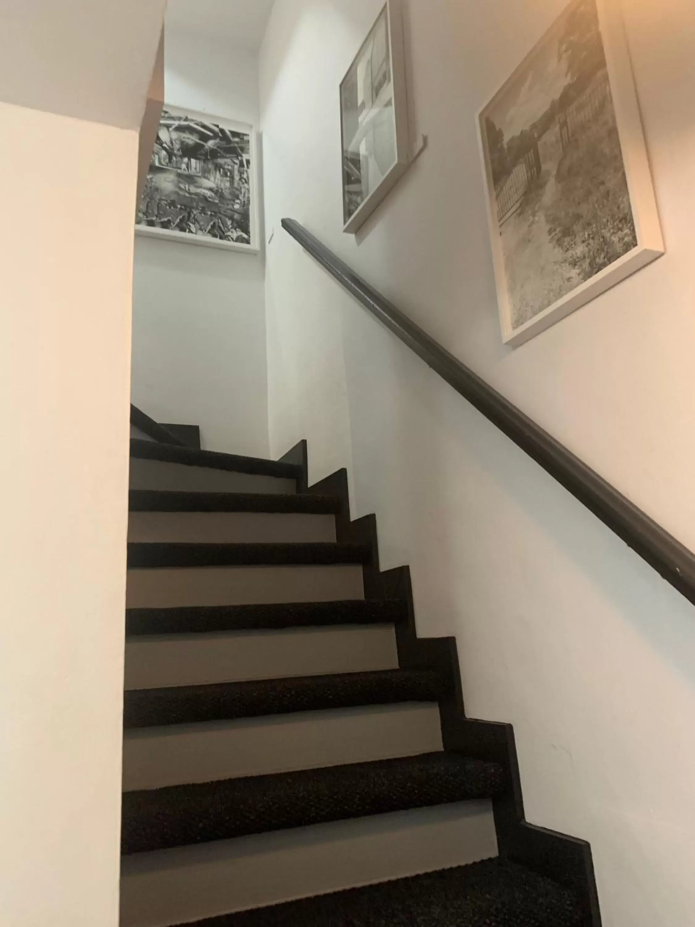 Queen Room with Private Bathroom in L'Hotel Particulier Griffintown Queen Room with Private Bathroom in L'Hotel Particulier Griffintown